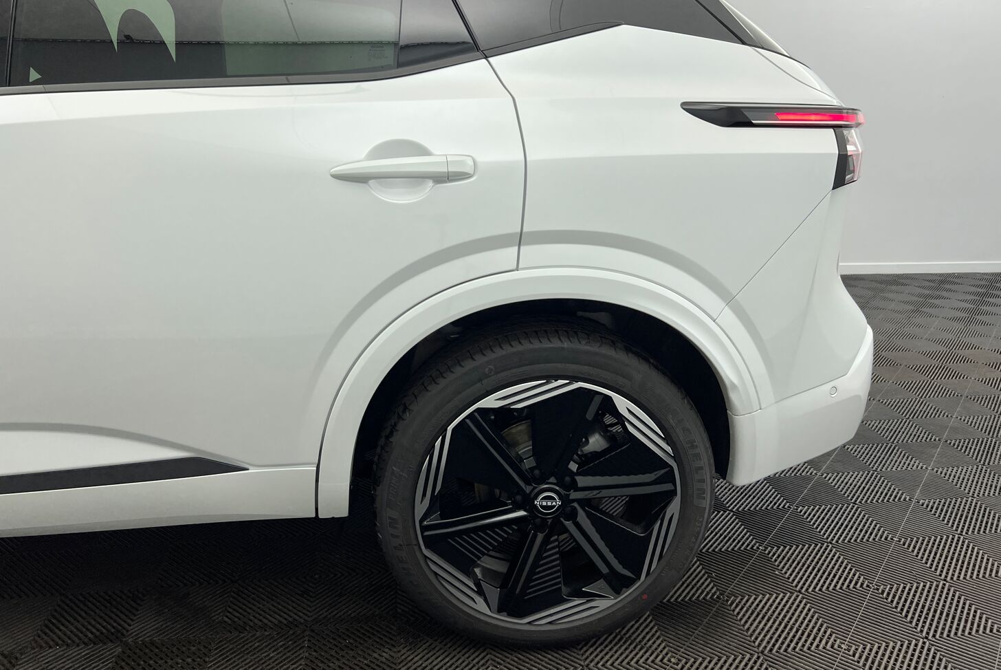 NISSAN Qashqai SUV Hybride Essence
