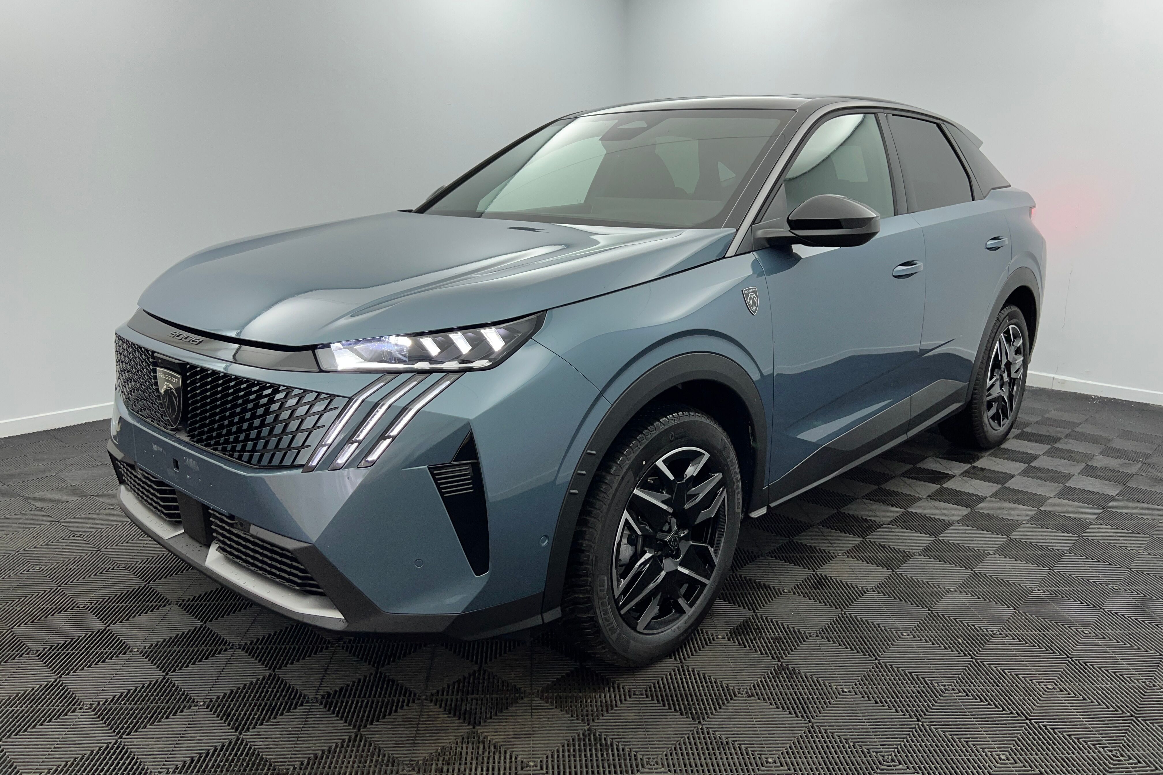 PEUGEOT 3008 SUV Hybride