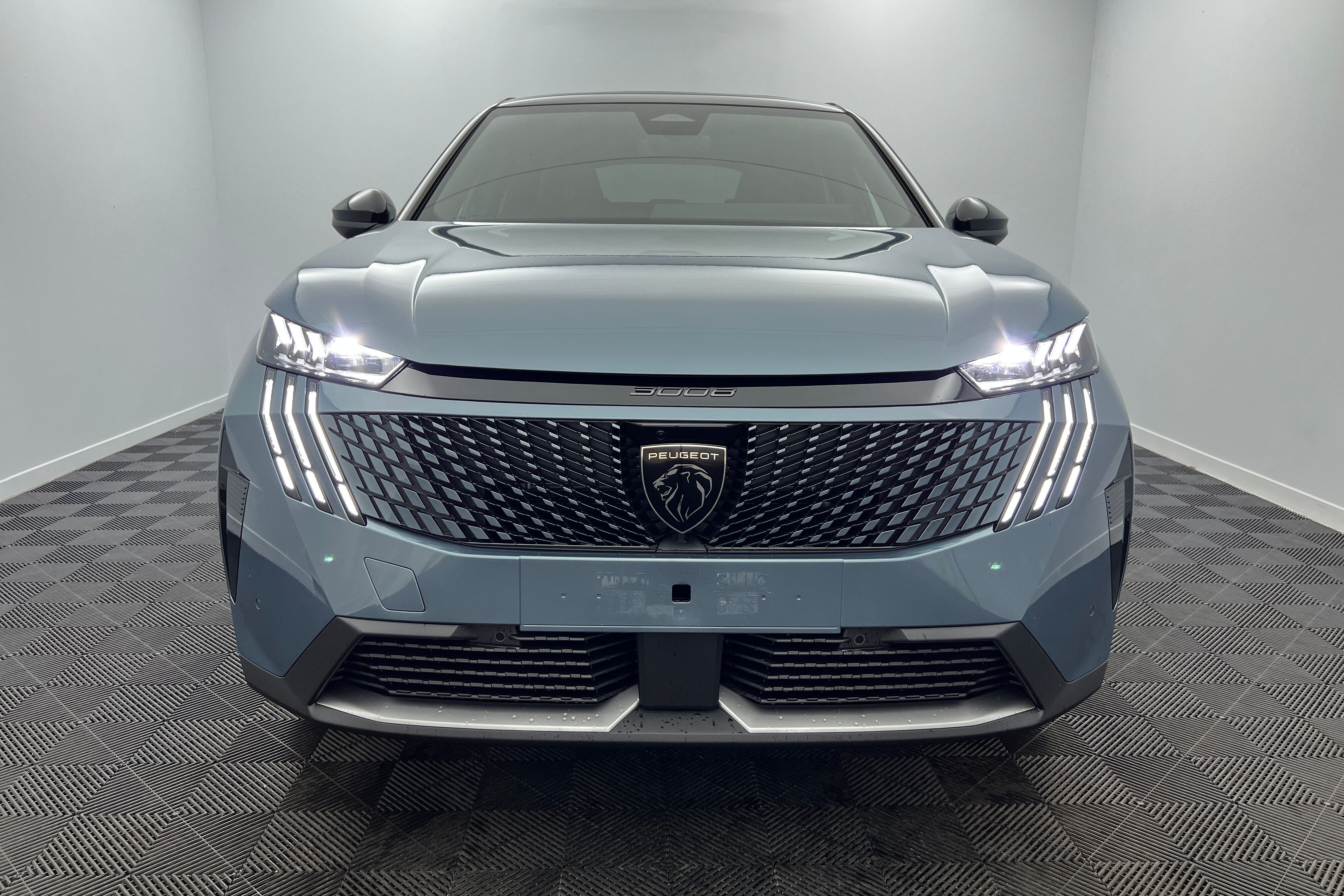 PEUGEOT 3008 SUV Hybride — photo 2