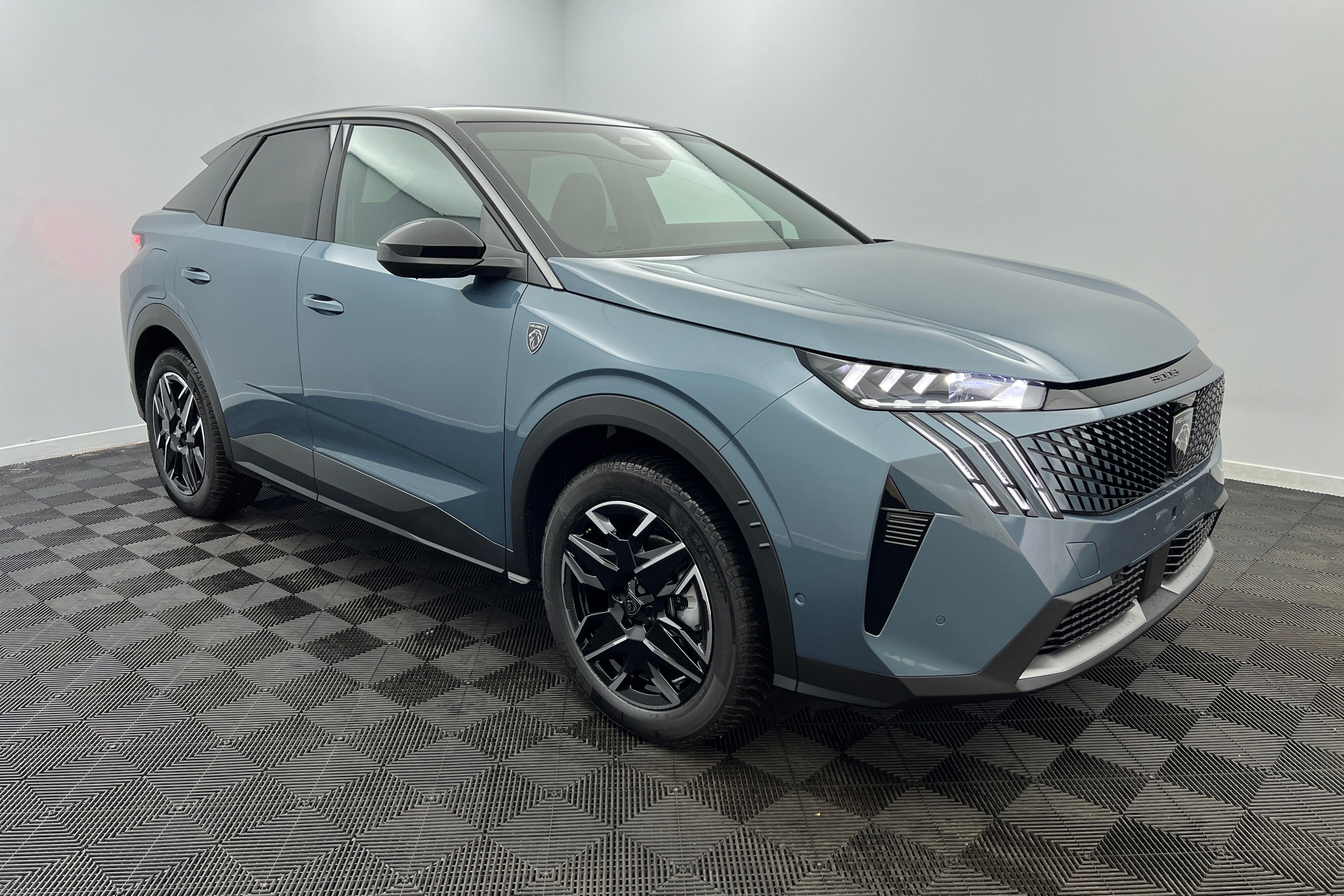 PEUGEOT 3008 SUV Hybride — photo 3