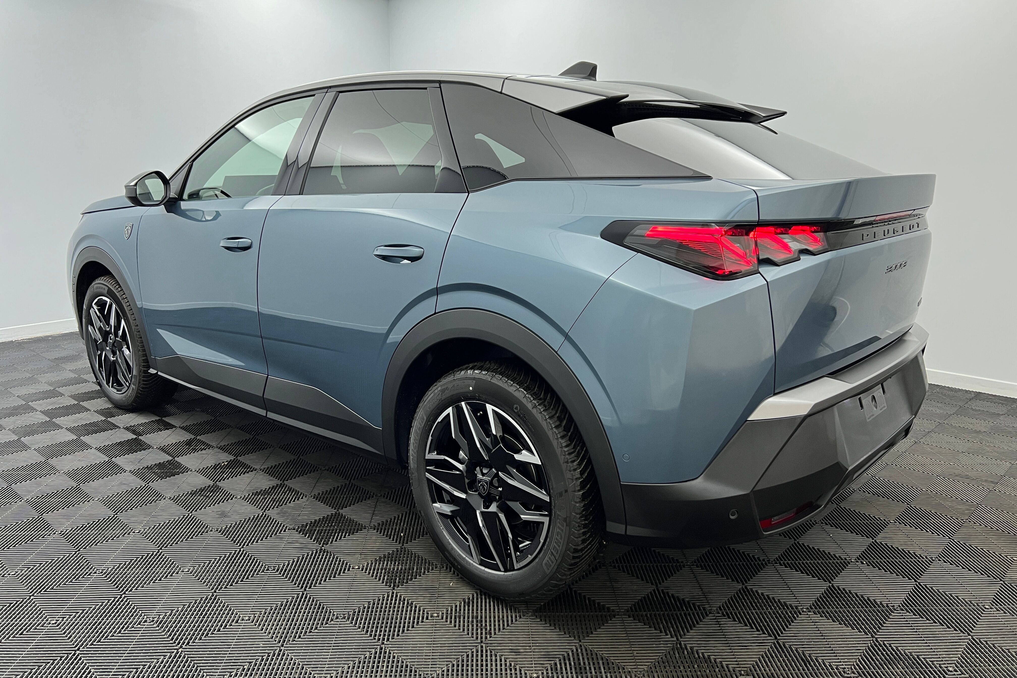 PEUGEOT 3008 SUV Hybride — photo 4