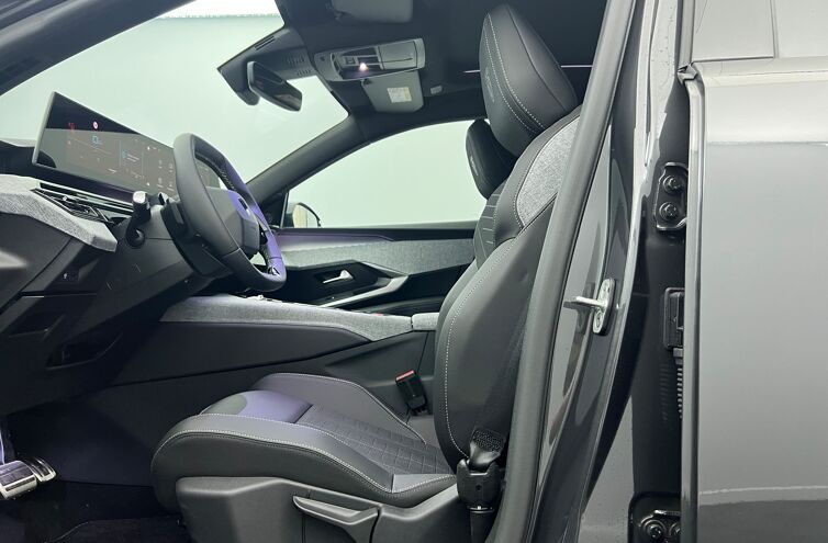 PEUGEOT 3008 SUV Hybride Essence