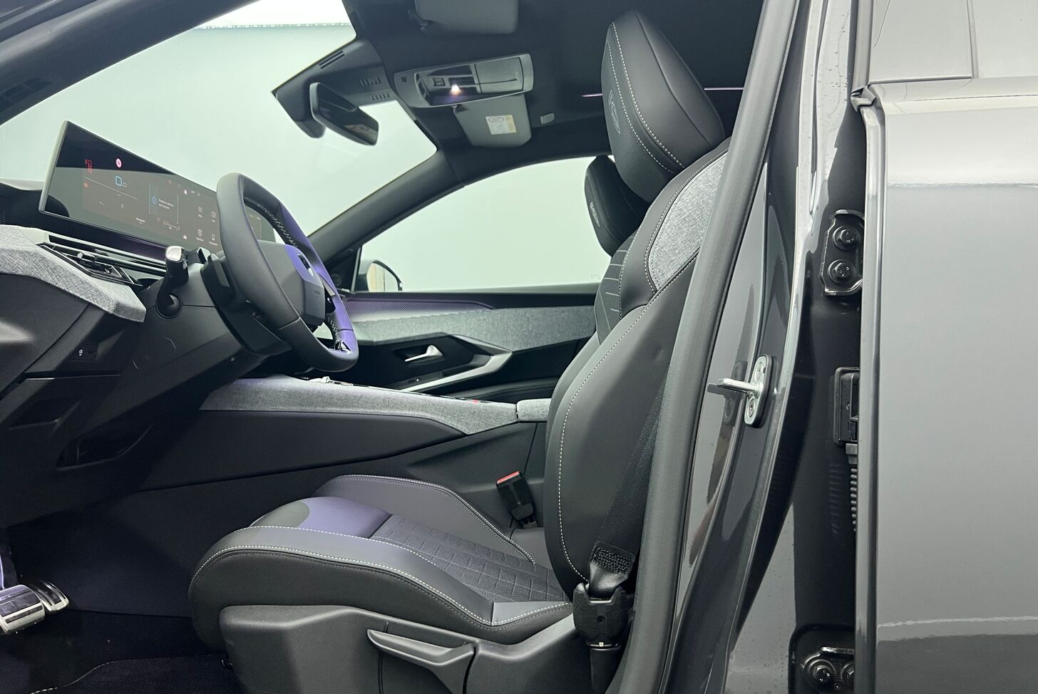 PEUGEOT 3008 SUV Hybride Essence