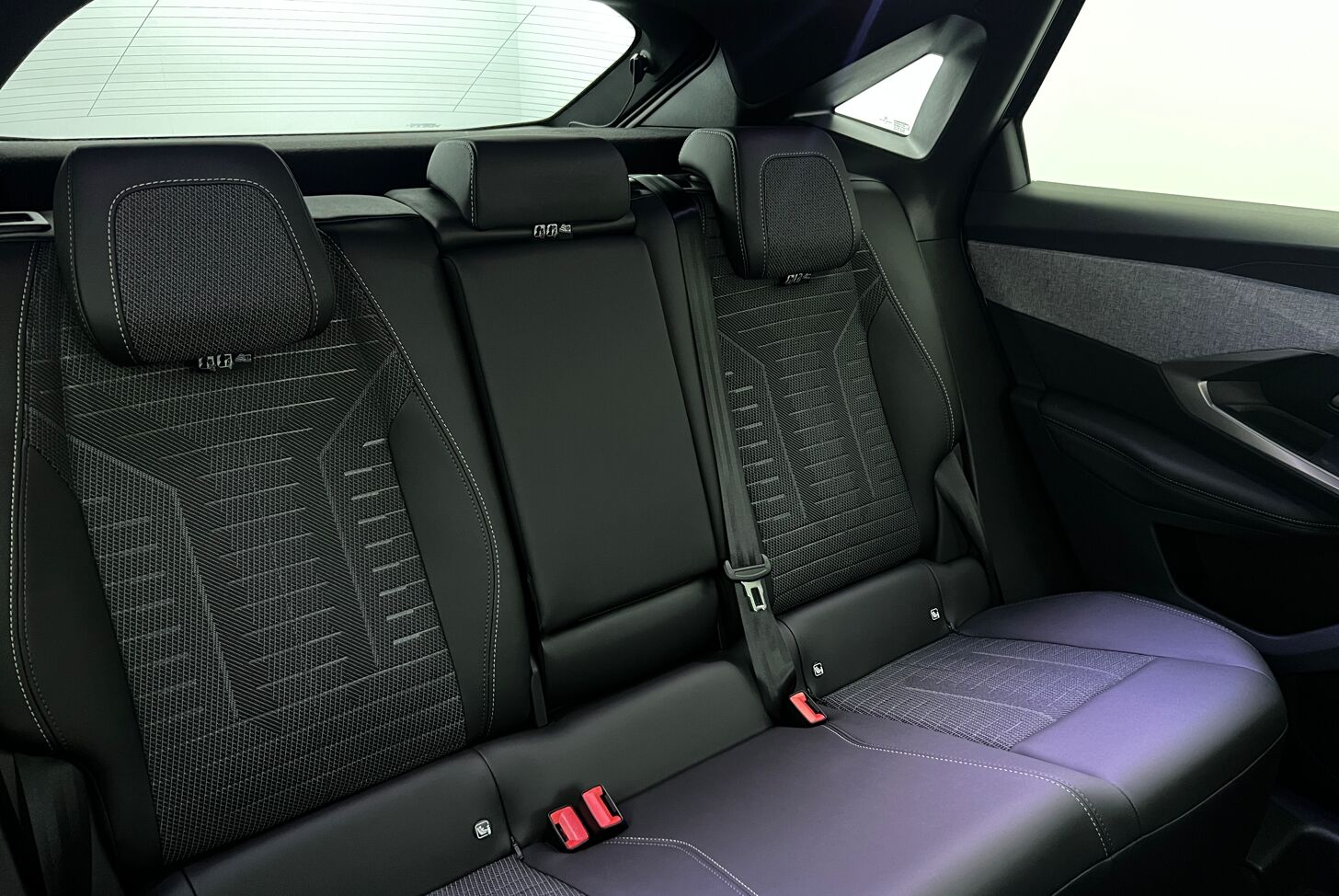 PEUGEOT 3008 SUV Hybride Essence