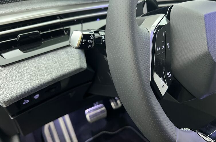 PEUGEOT 3008 SUV Hybride Essence