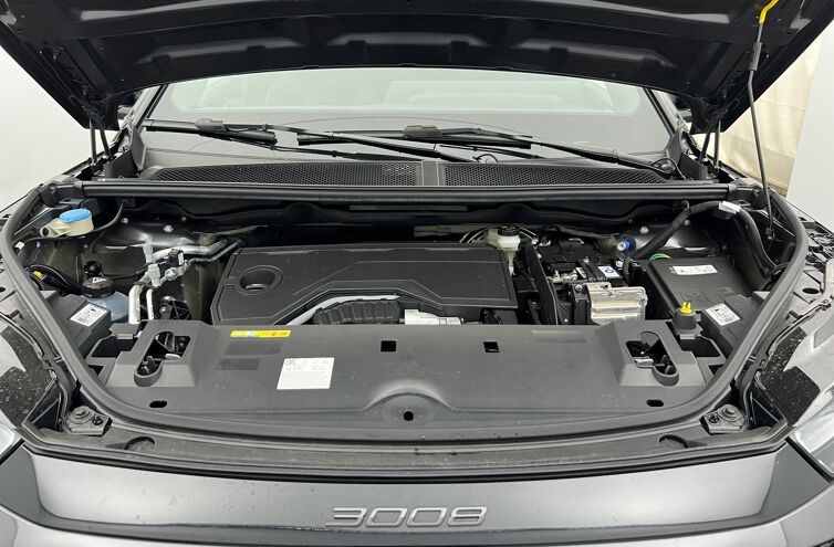 PEUGEOT 3008 SUV Hybride Essence