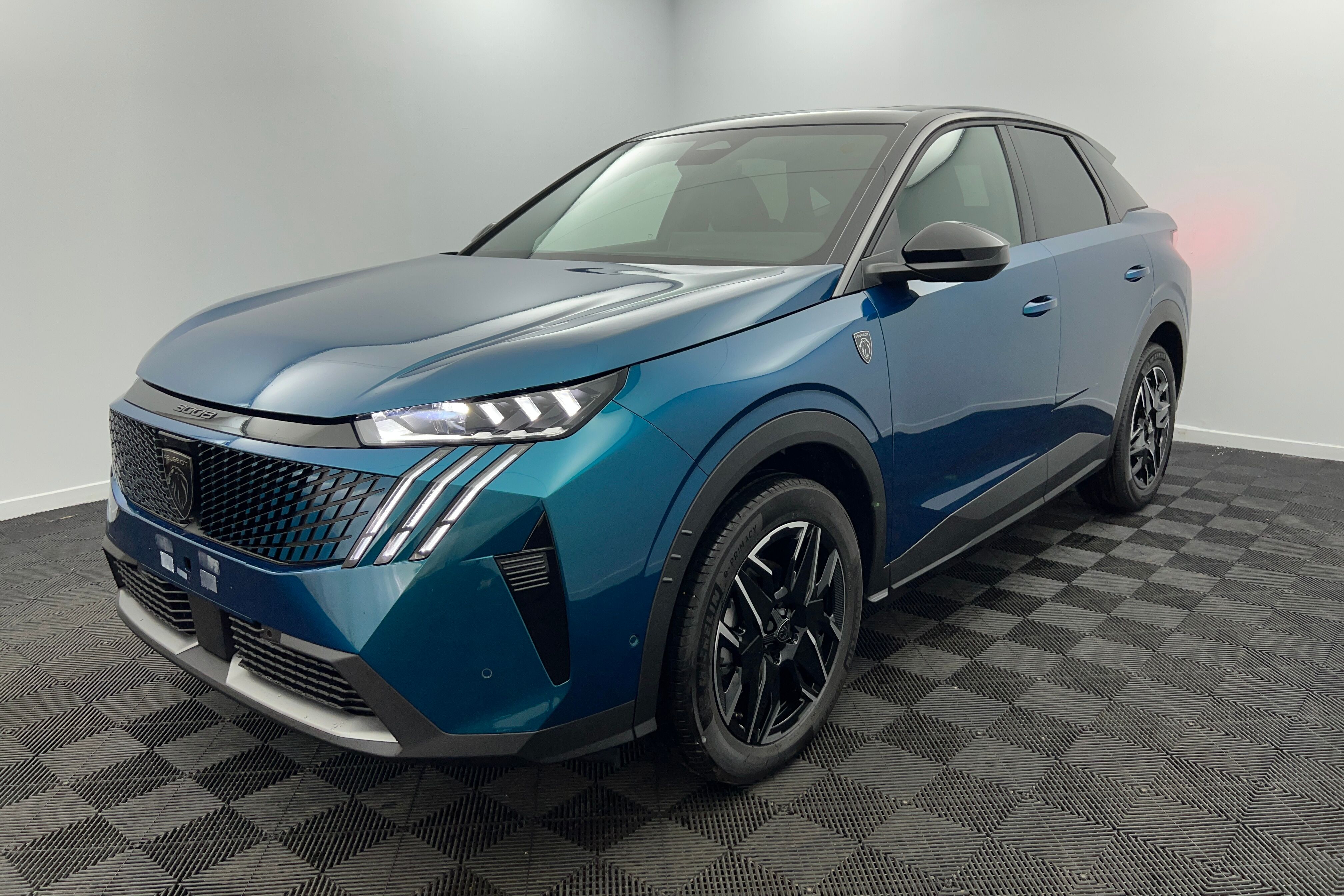PEUGEOT 3008 SUV Hybride