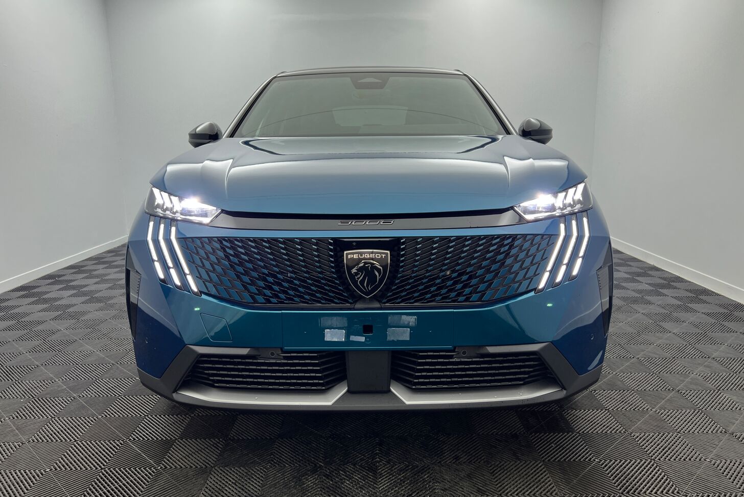 PEUGEOT 3008 SUV Hybride Essence