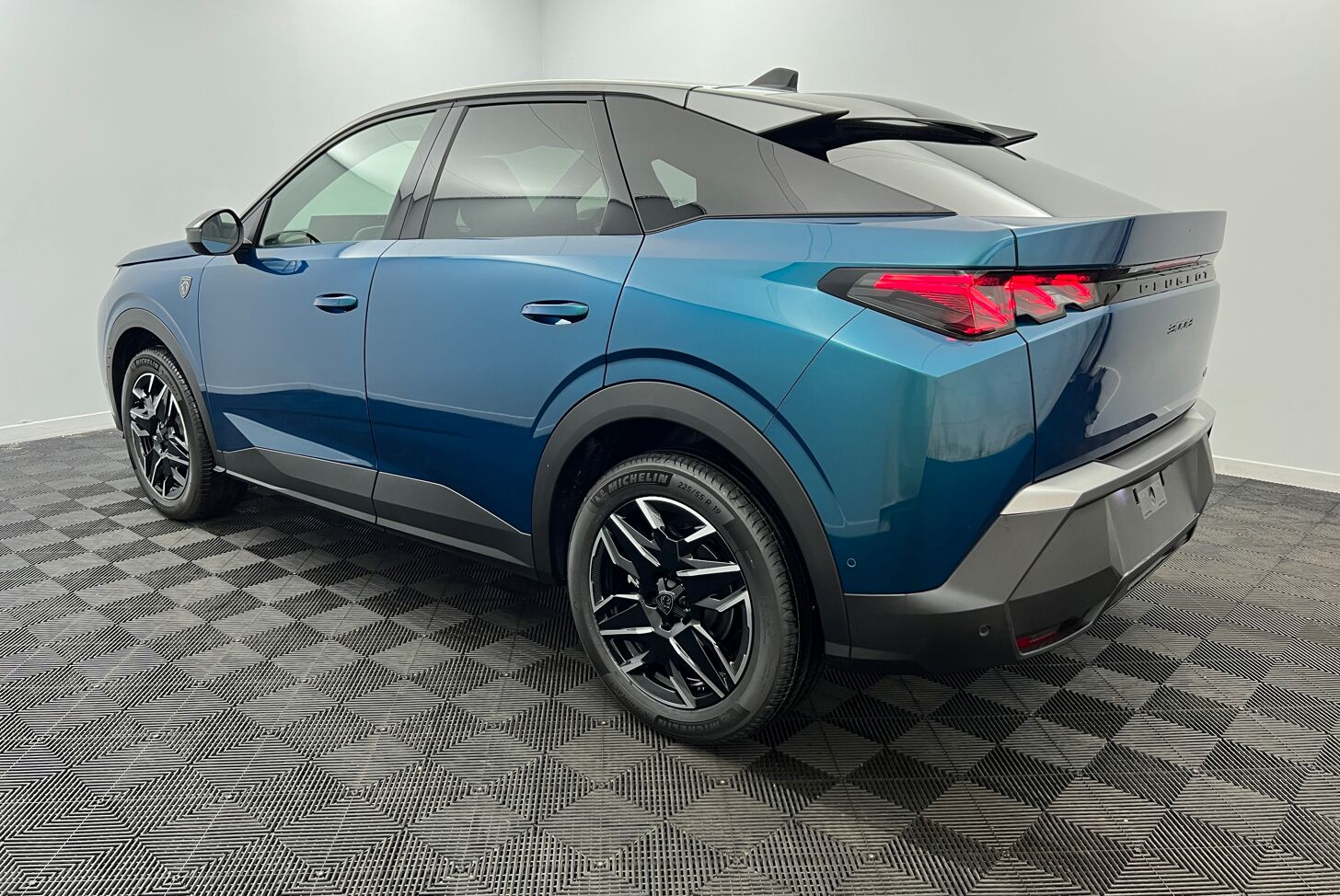 PEUGEOT 3008 SUV Hybride Essence