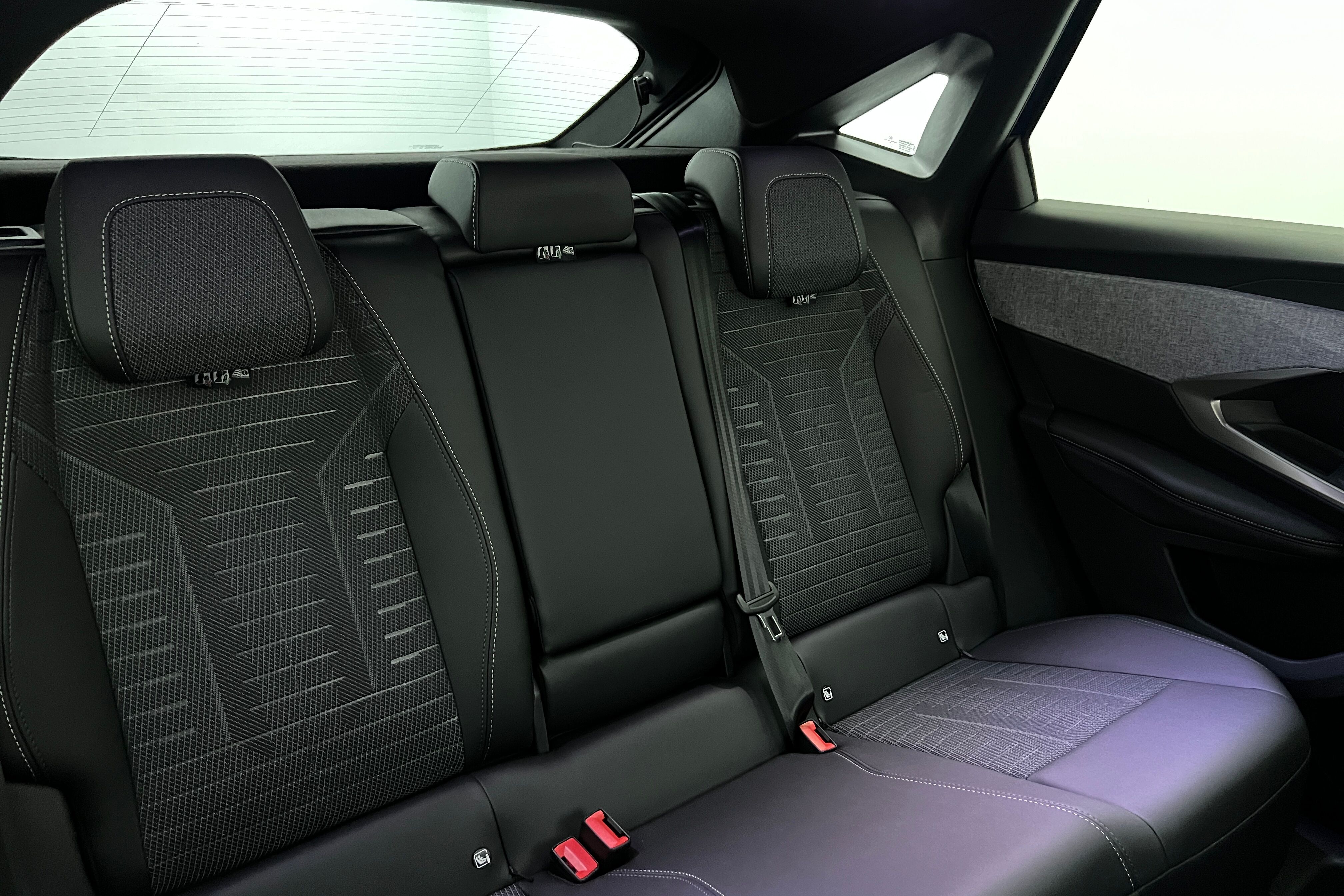 PEUGEOT 3008 SUV Hybride — photo 14