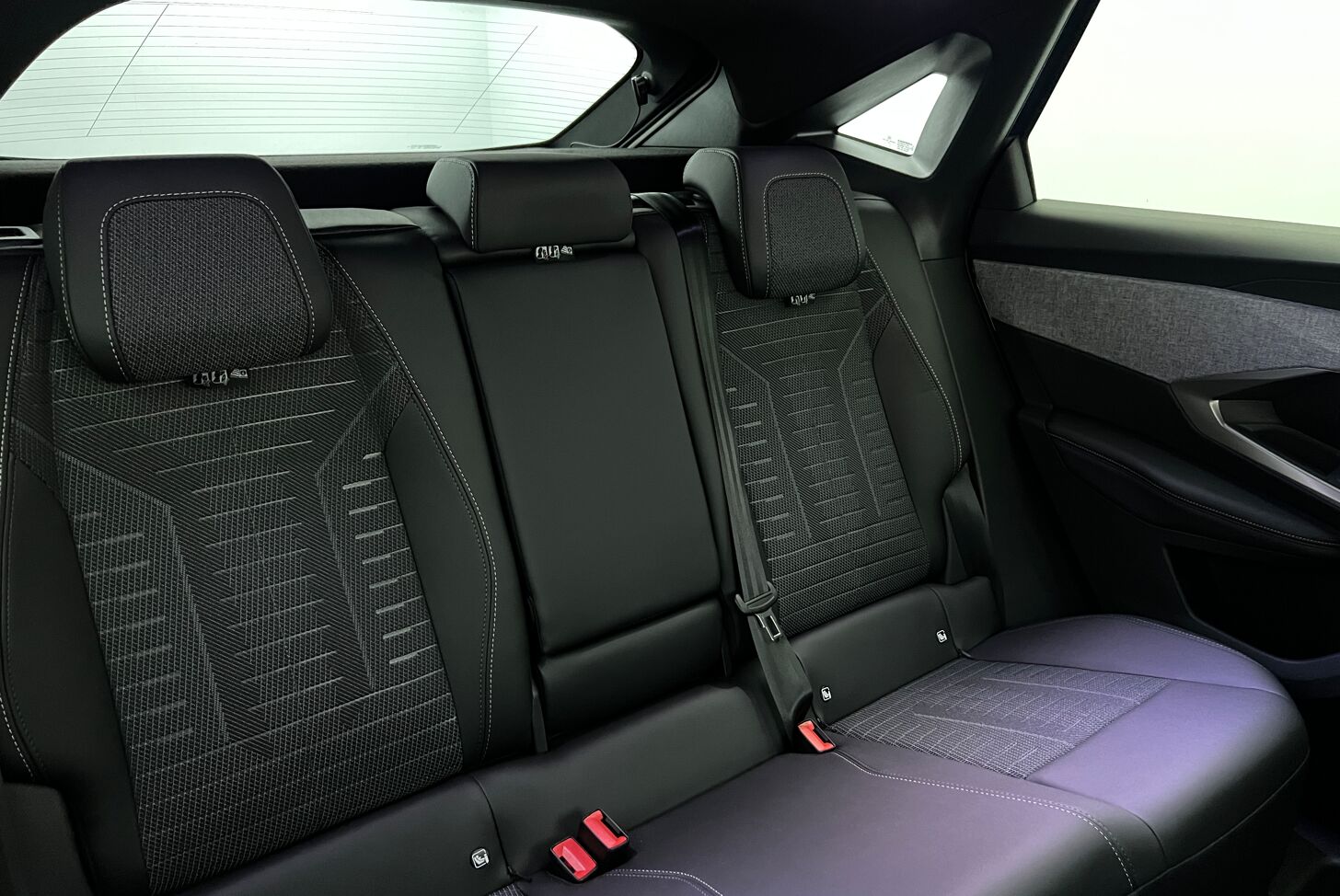 PEUGEOT 3008 SUV Hybride Essence