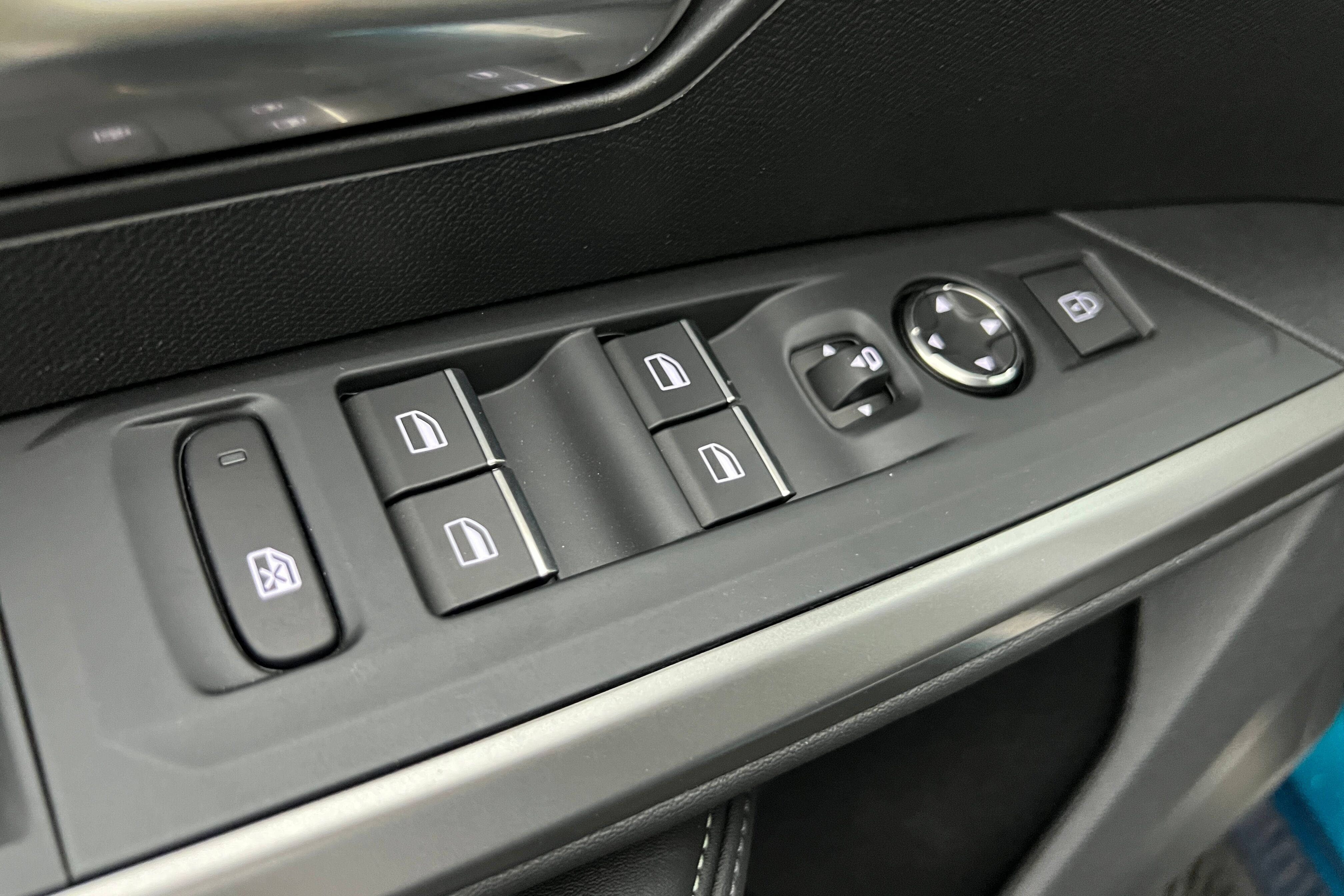PEUGEOT 3008 SUV Hybride — photo 15