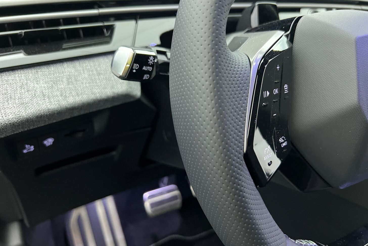 PEUGEOT 3008 SUV Hybride Essence