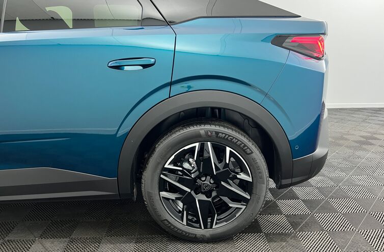 PEUGEOT 3008 SUV Hybride Essence