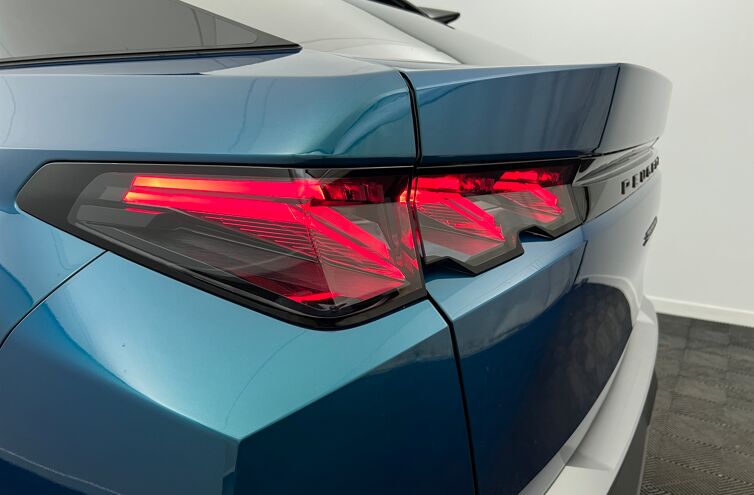 PEUGEOT 3008 SUV Hybride Essence