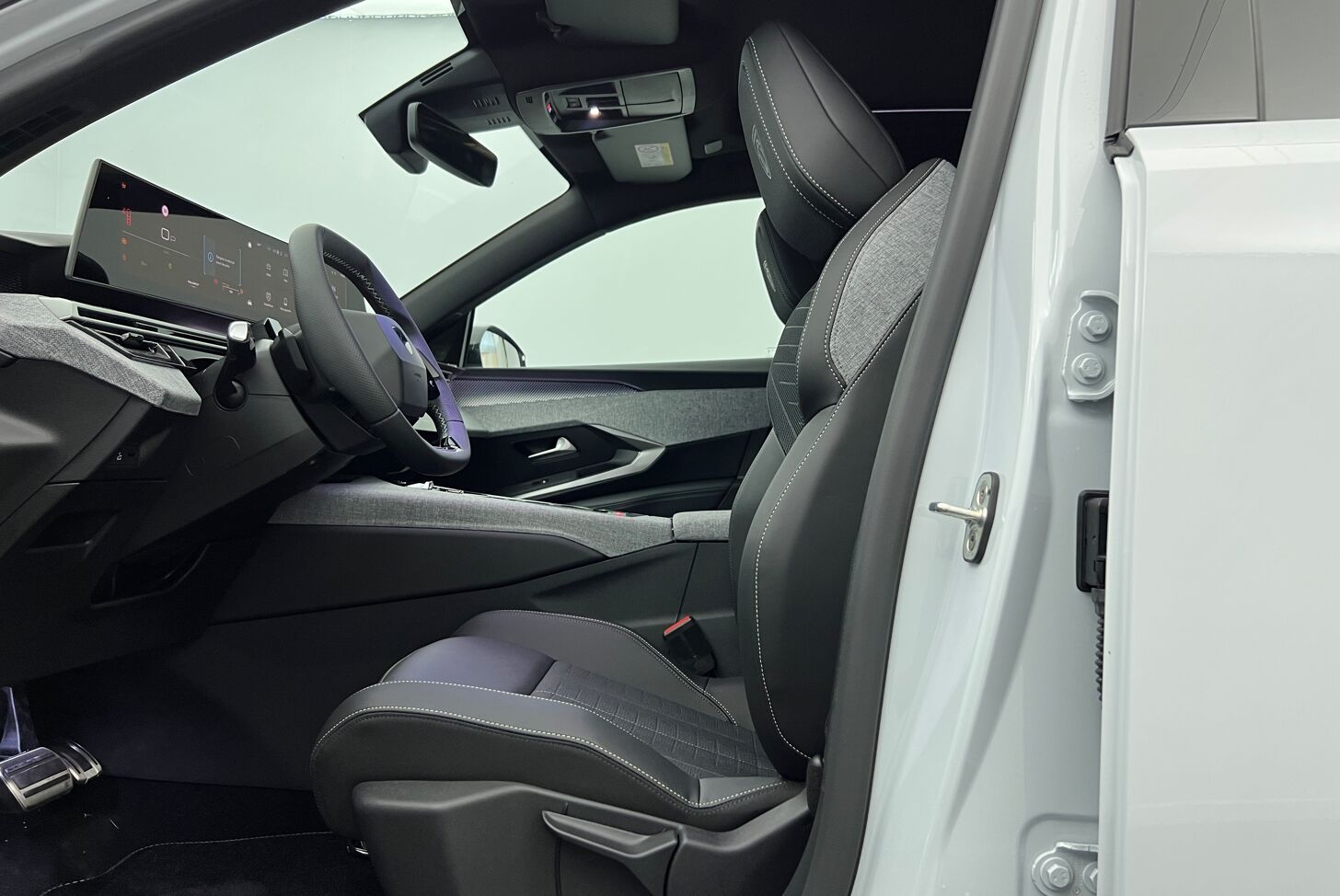 PEUGEOT 3008 SUV Hybride Essence