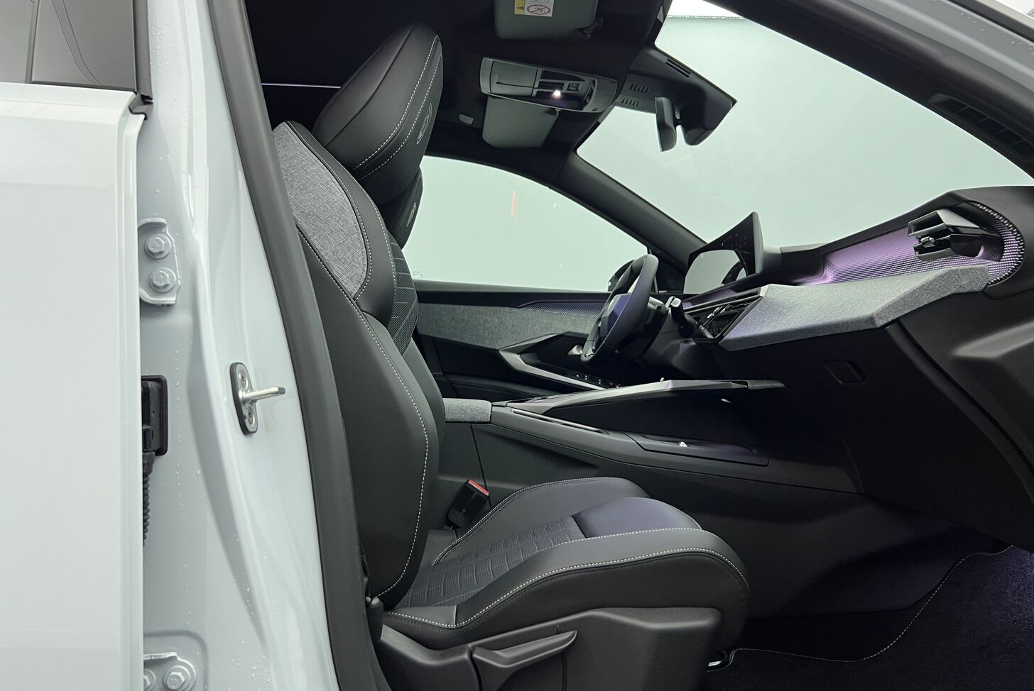 PEUGEOT 3008 SUV Hybride Essence