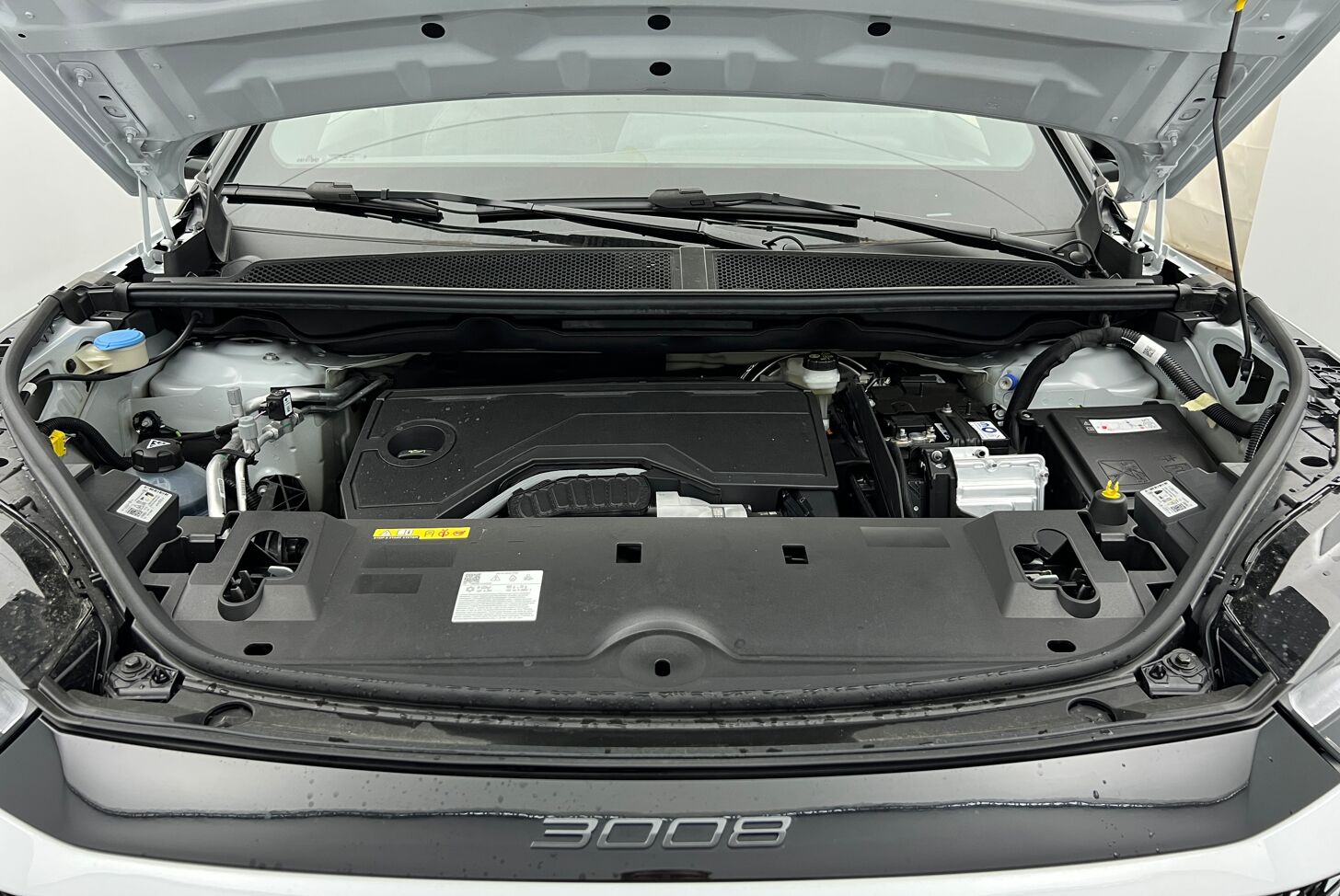PEUGEOT 3008 SUV Hybride Essence