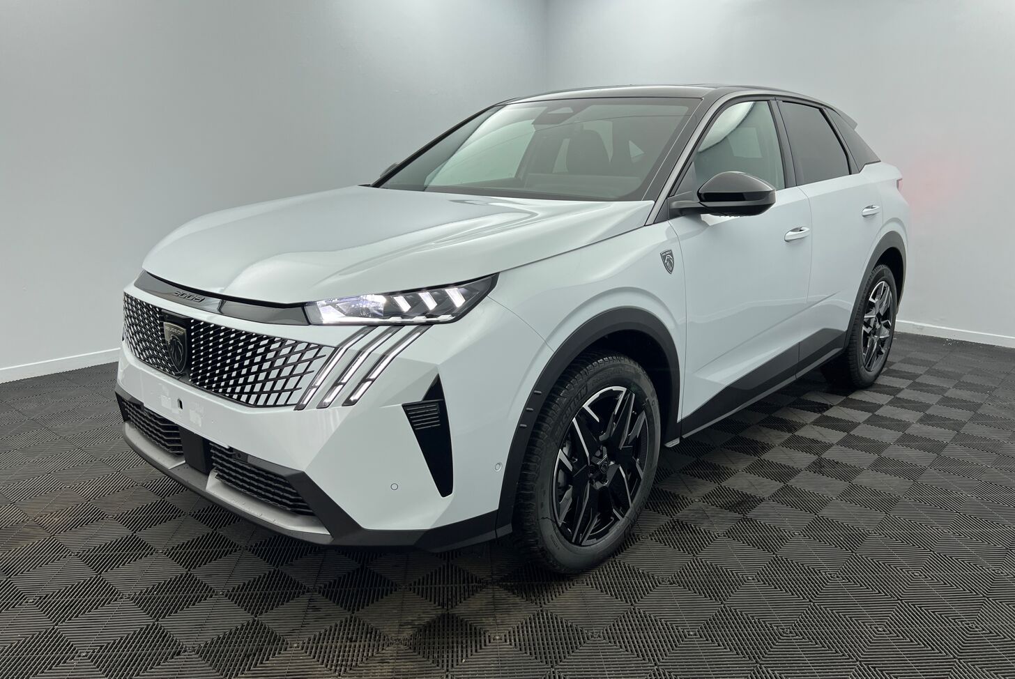 PEUGEOT 3008 SUV Hybride Essence