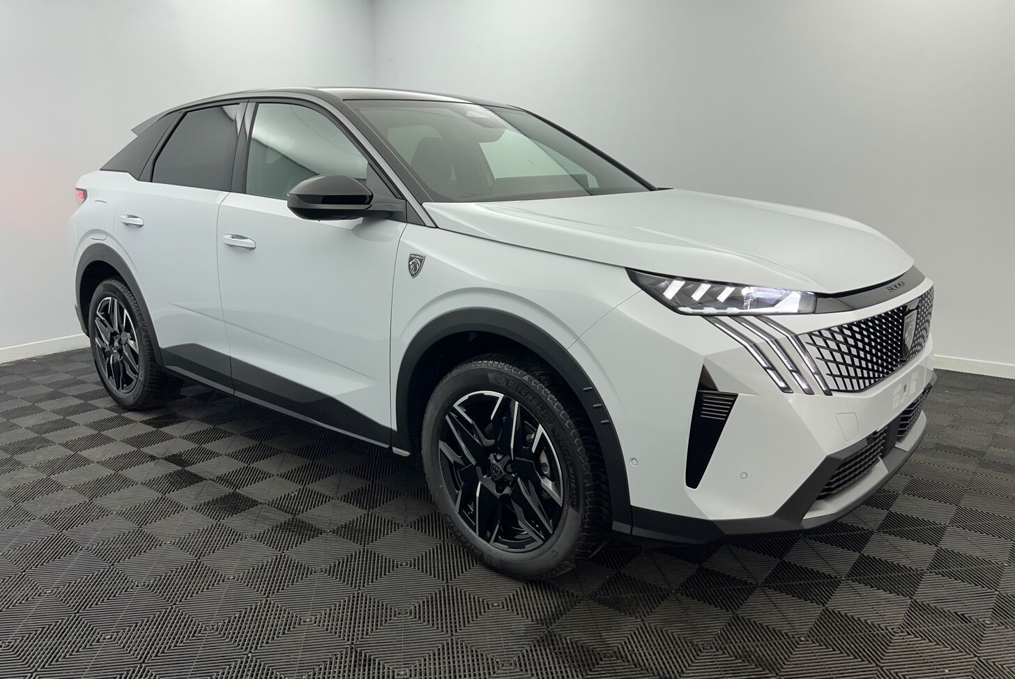 PEUGEOT 3008 SUV Hybride Essence