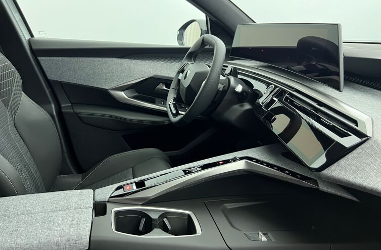PEUGEOT 3008 SUV Hybride Essence