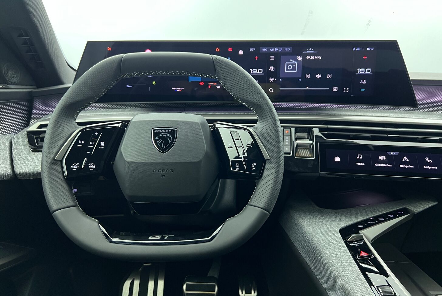 PEUGEOT 3008 SUV Hybride Essence