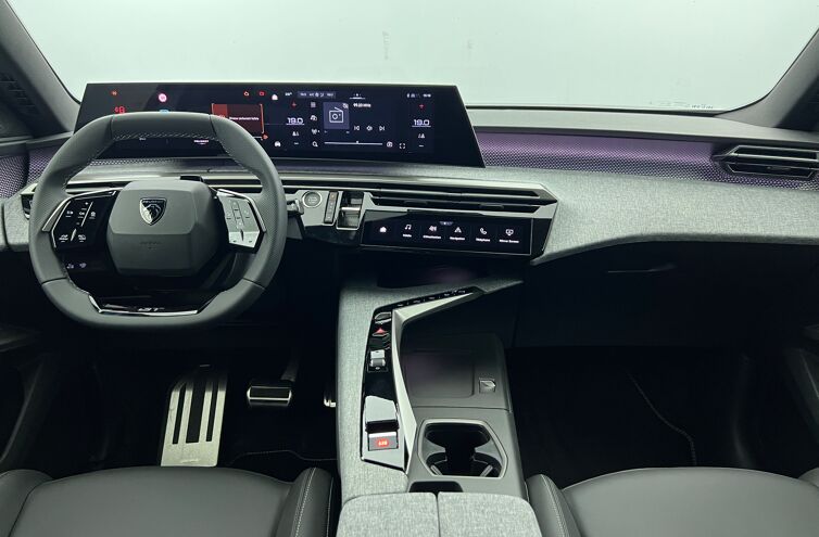 PEUGEOT 3008 SUV Hybride Essence