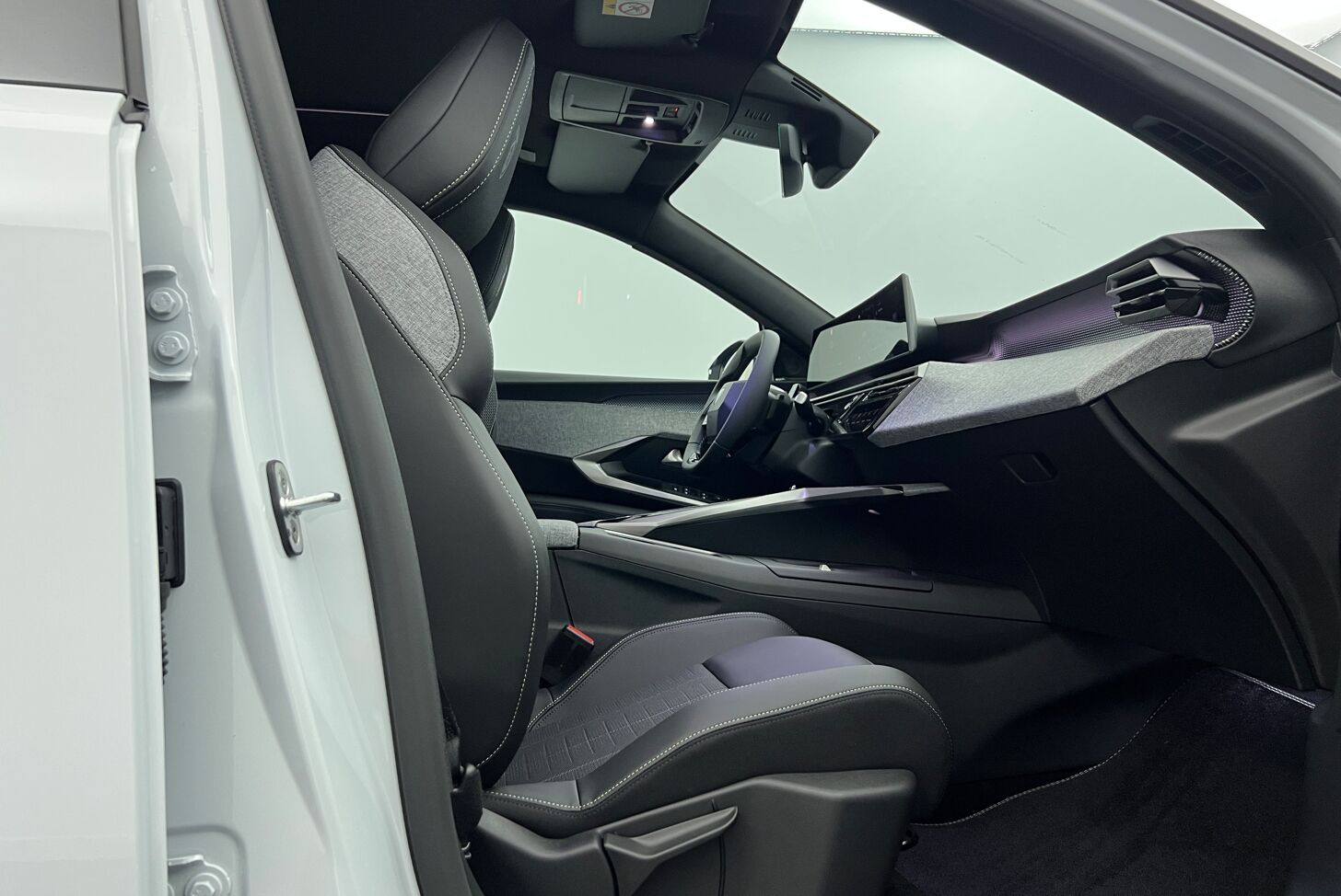 PEUGEOT 3008 SUV Hybride Essence