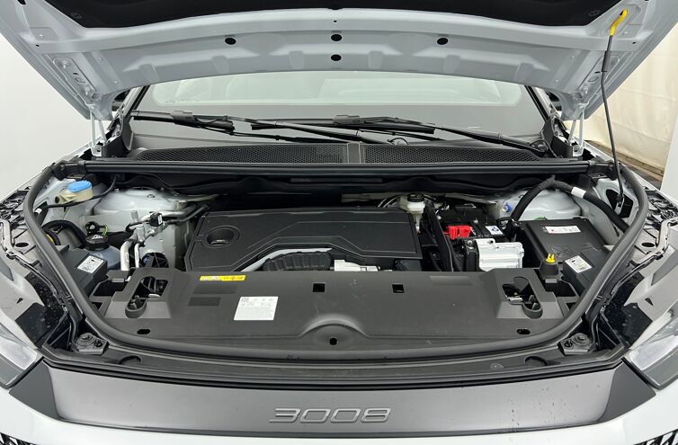 PEUGEOT 3008 SUV Hybride Essence