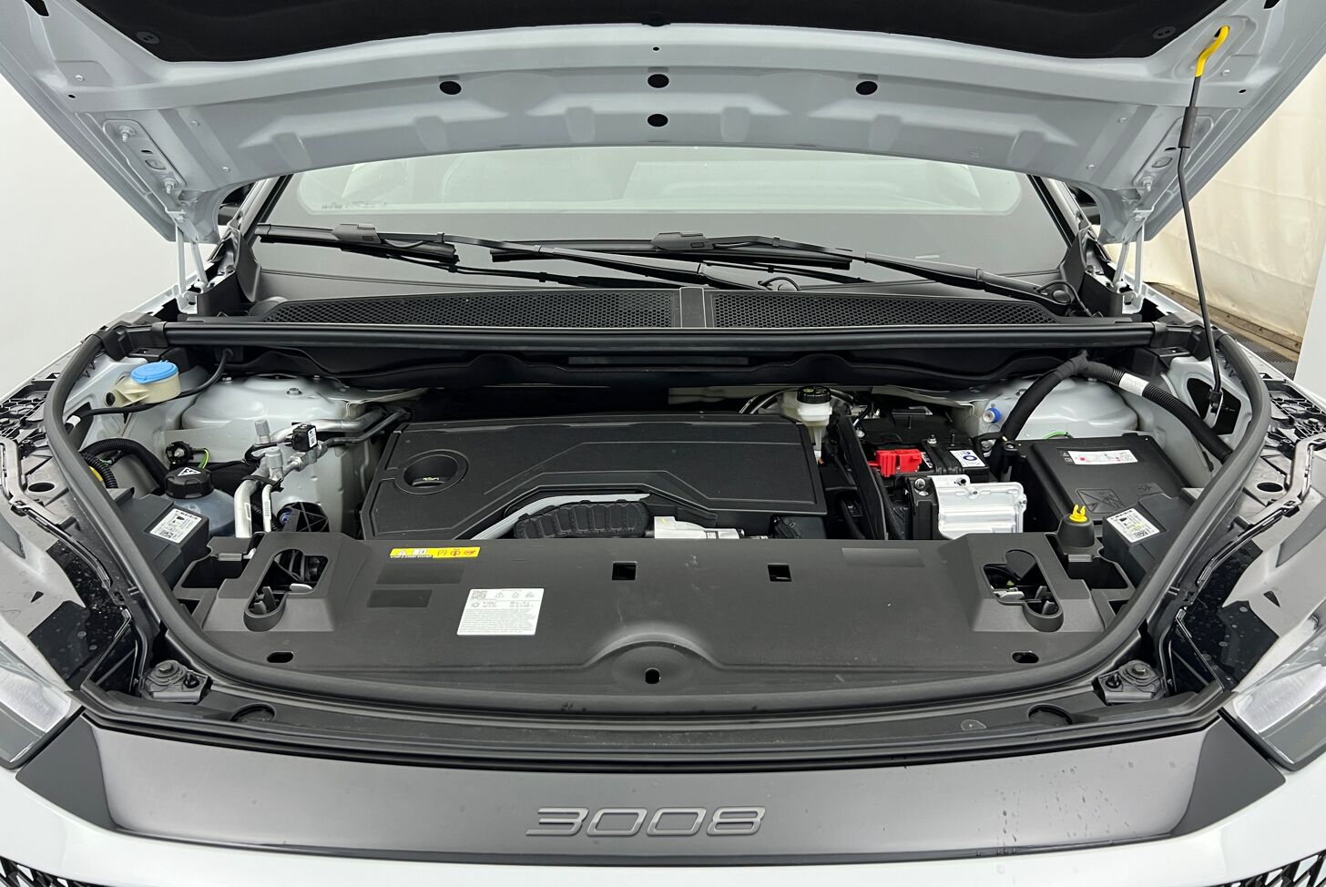 PEUGEOT 3008 SUV Hybride Essence