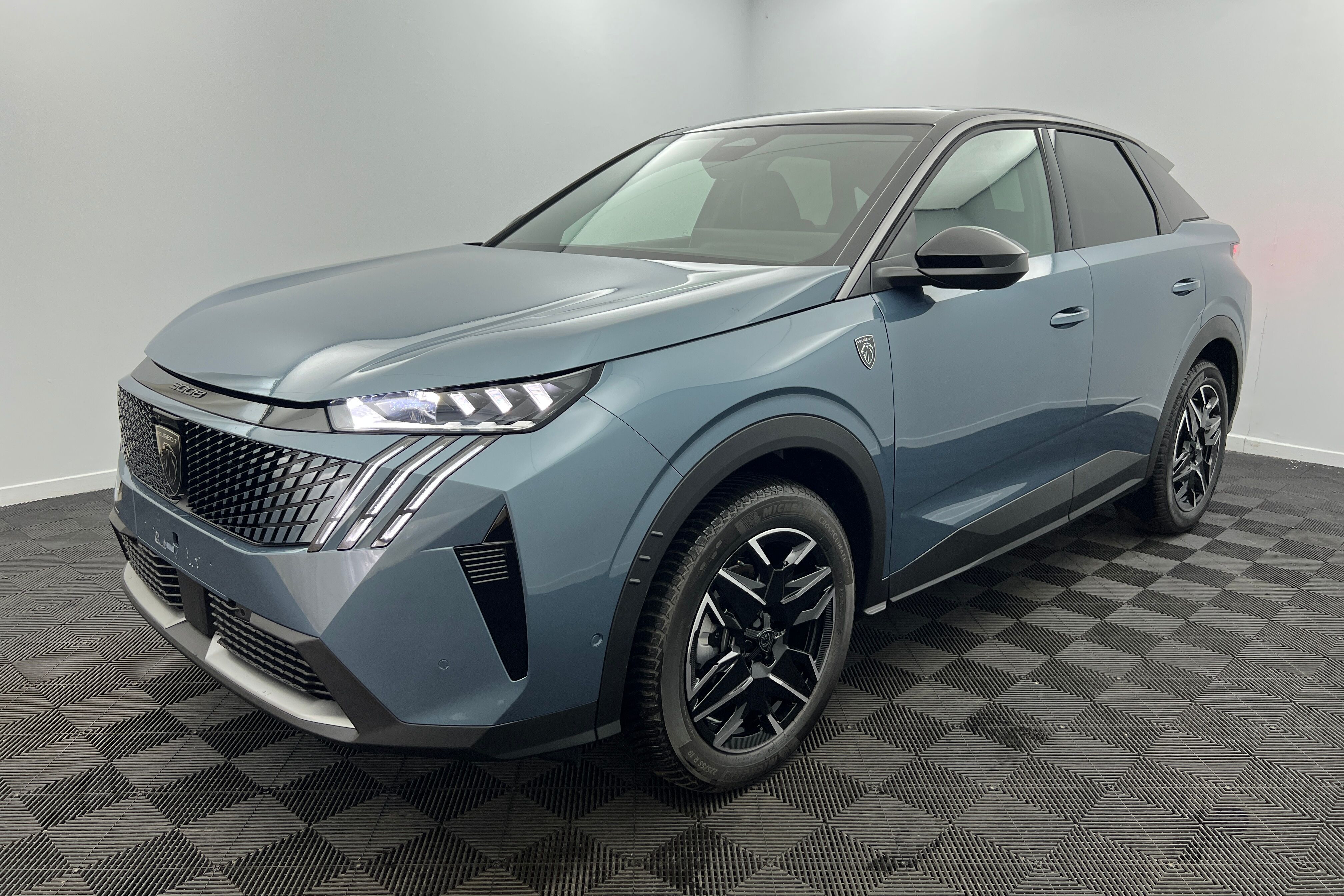 PEUGEOT 3008 SUV Hybride