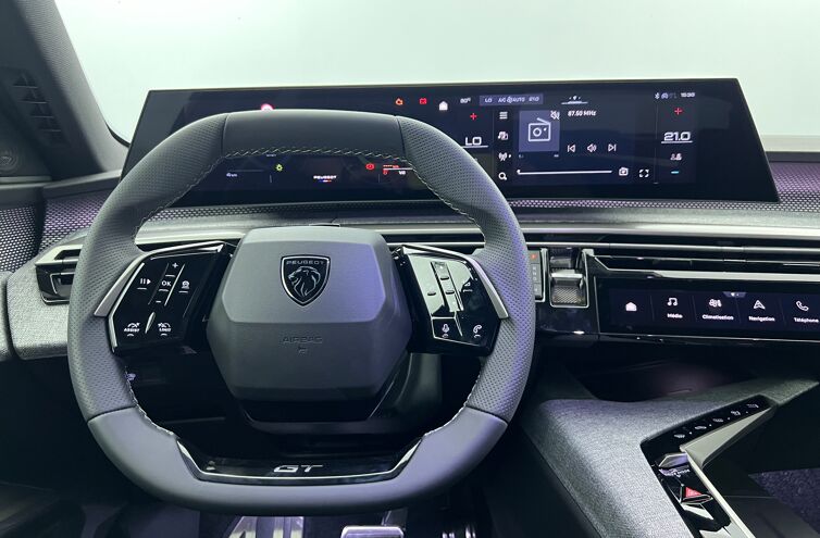 PEUGEOT 3008 SUV Hybride Essence