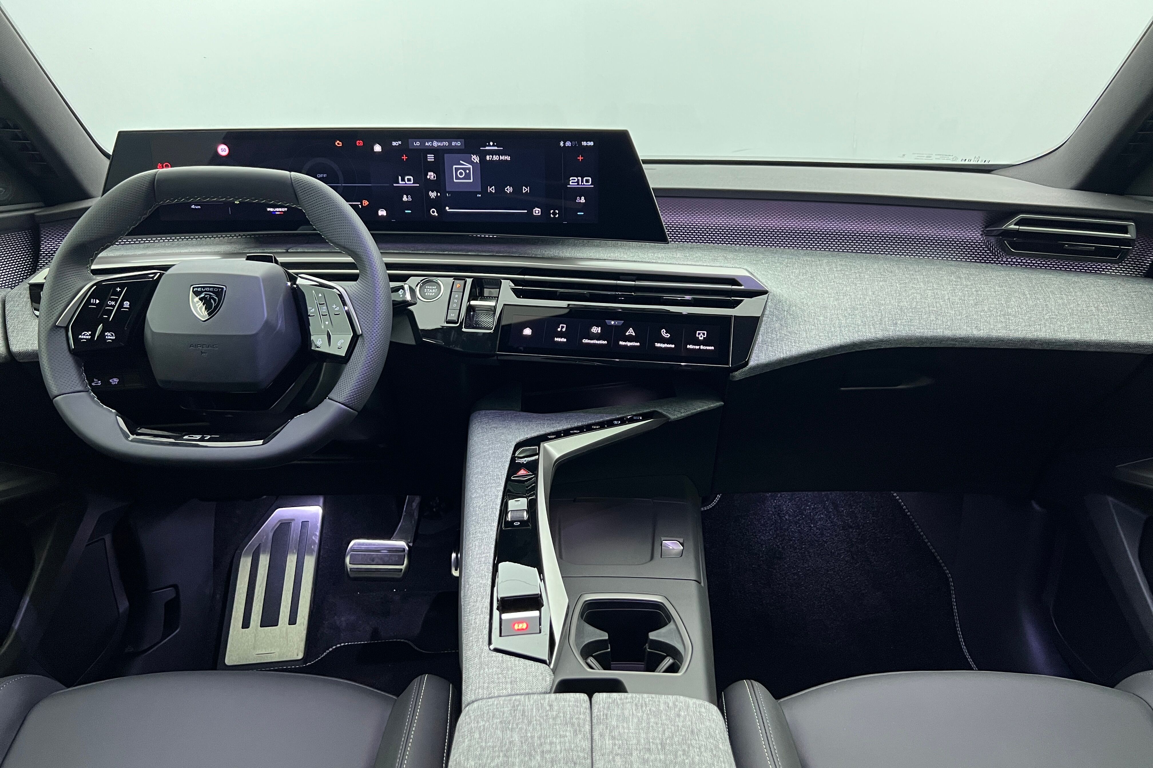 PEUGEOT 3008 SUV Hybride — photo 8