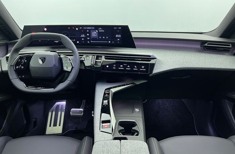 PEUGEOT 3008 SUV Hybride Essence