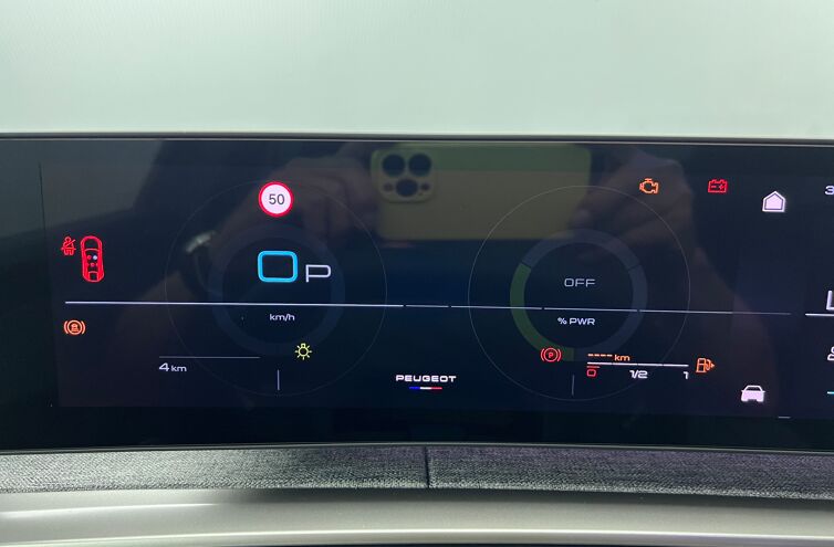 PEUGEOT 3008 SUV Hybride Essence