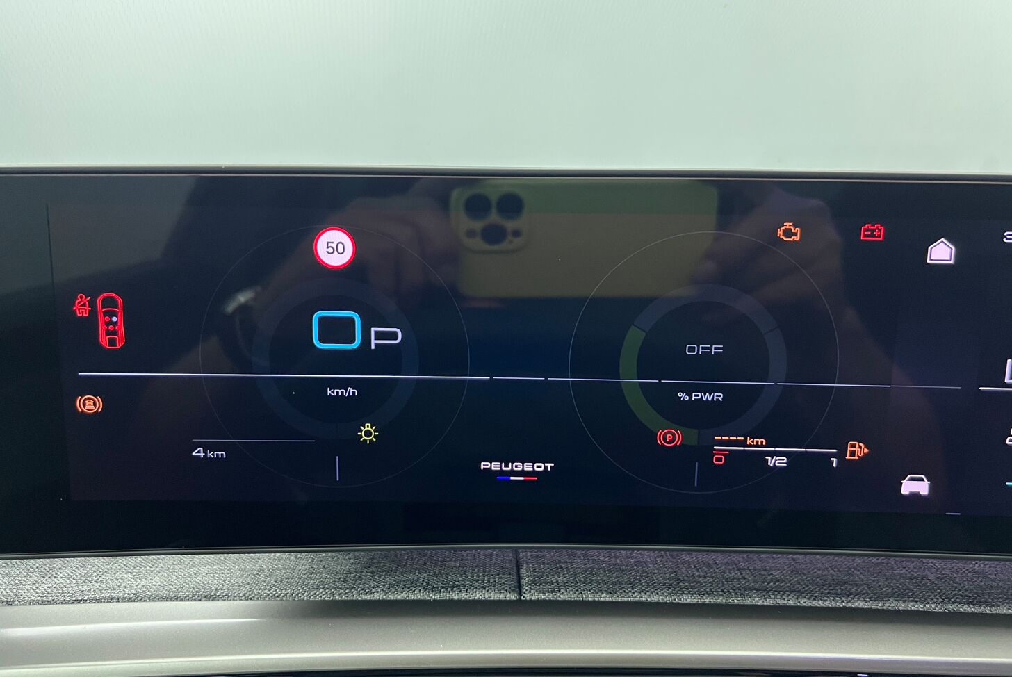 PEUGEOT 3008 SUV Hybride Essence