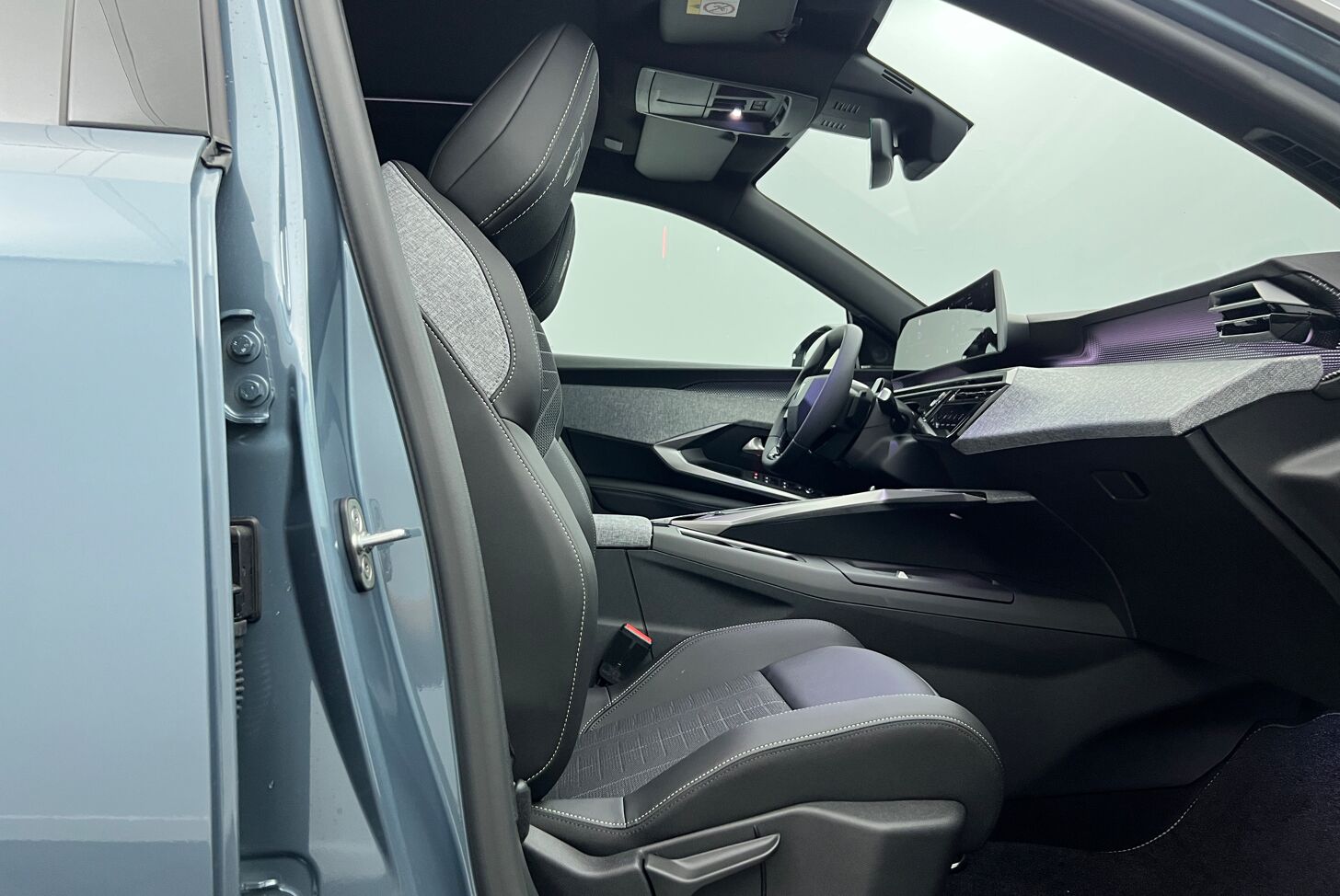 PEUGEOT 3008 SUV Hybride Essence