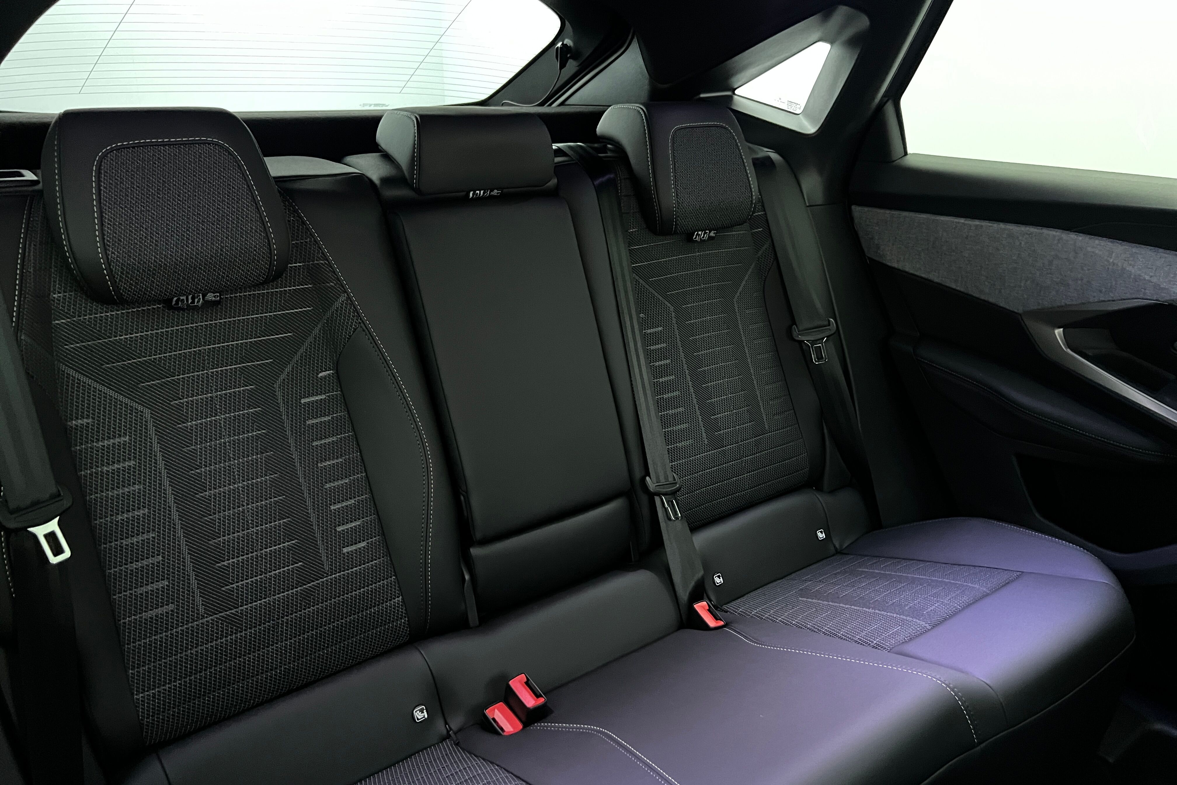 PEUGEOT 3008 SUV Hybride — photo 14