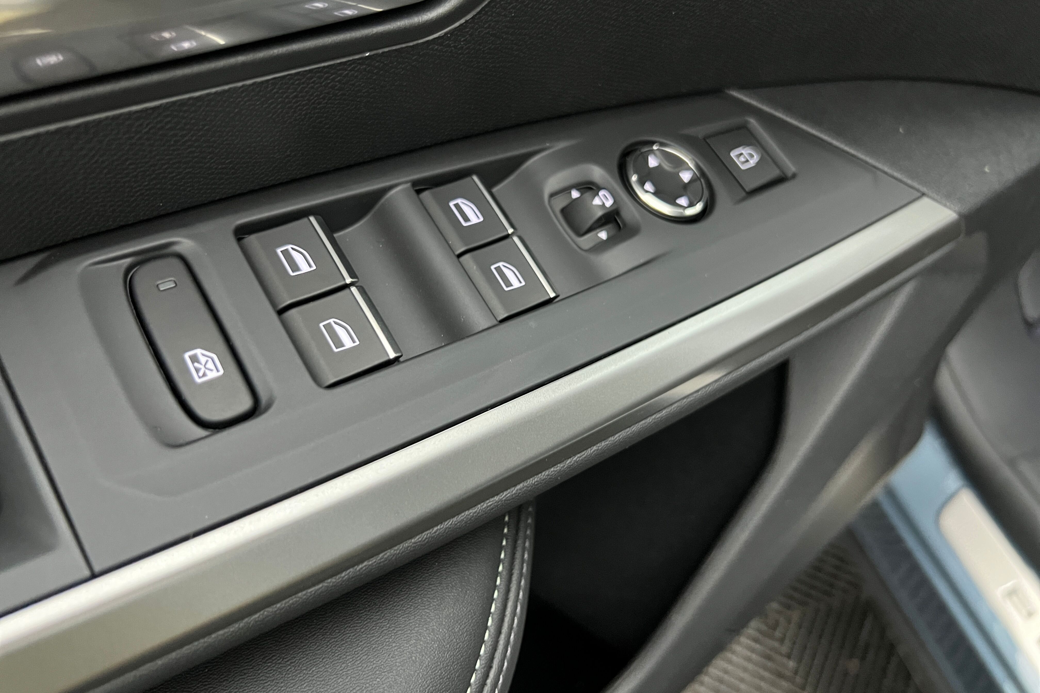 PEUGEOT 3008 SUV Hybride — photo 15
