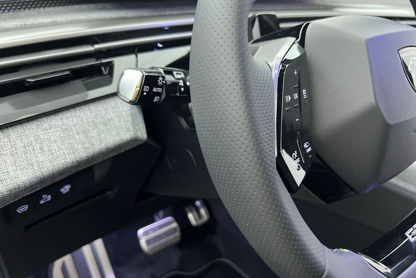 PEUGEOT 3008 SUV Hybride Essence