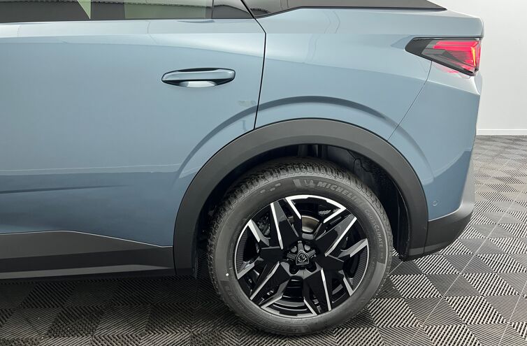 PEUGEOT 3008 SUV Hybride Essence