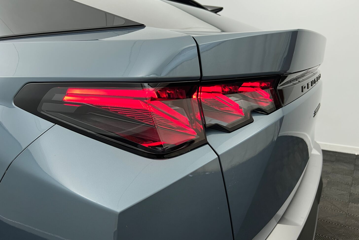 PEUGEOT 3008 SUV Hybride Essence