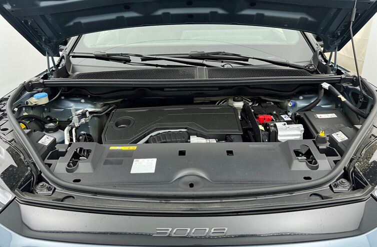 PEUGEOT 3008 SUV Hybride Essence