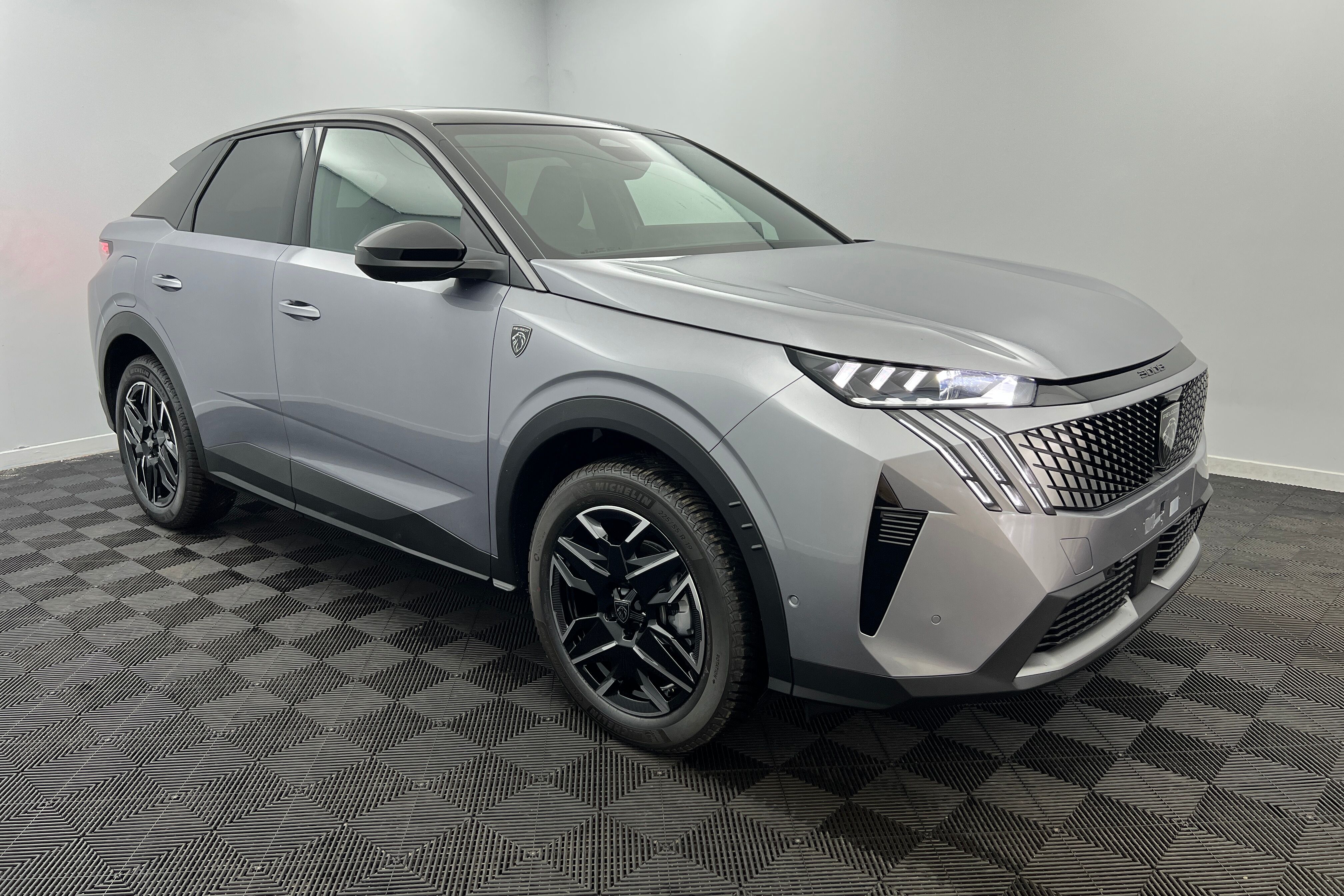 PEUGEOT 3008 SUV Hybride — photo 3