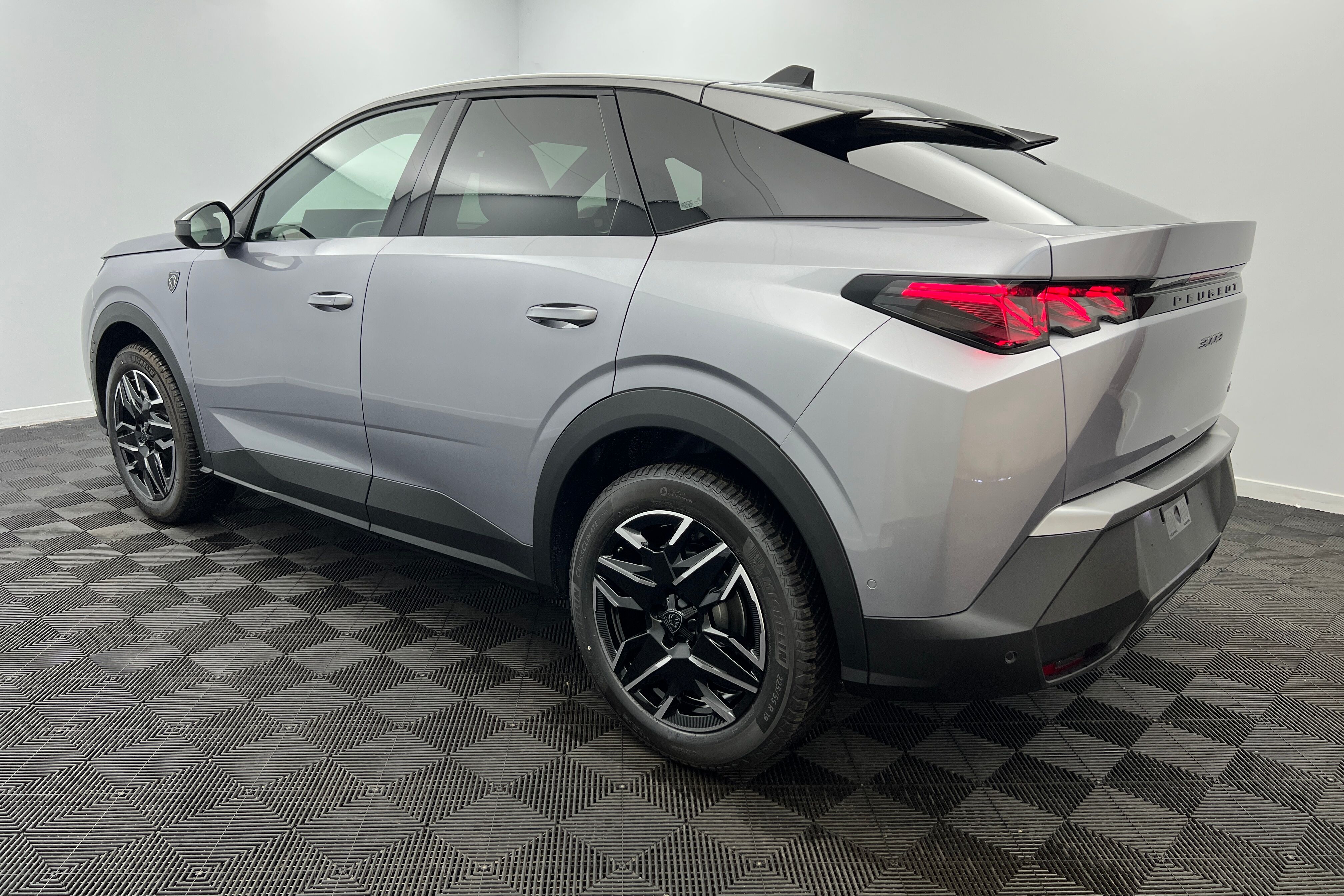 PEUGEOT 3008 SUV Hybride — photo 4