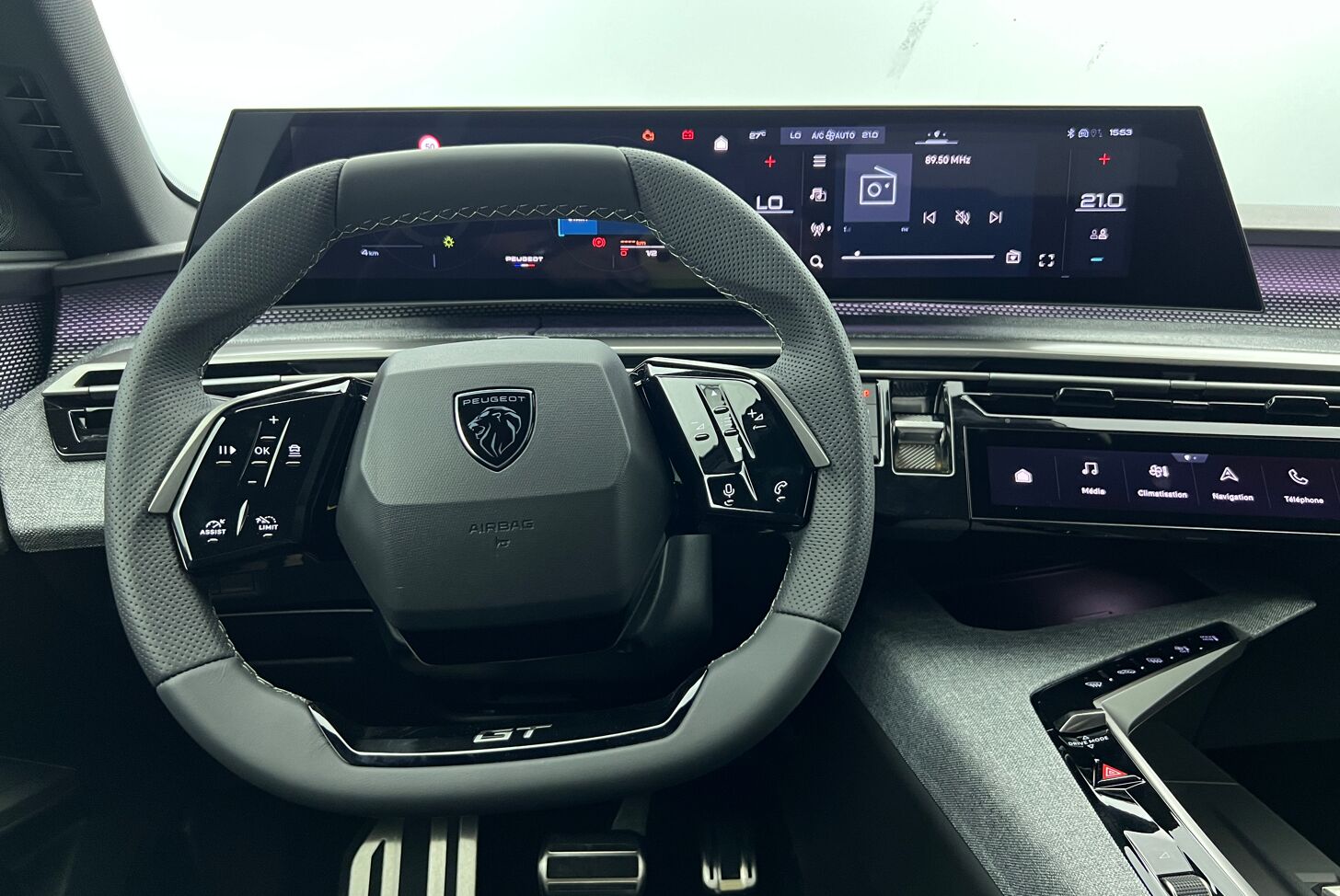 PEUGEOT 3008 SUV Hybride Essence