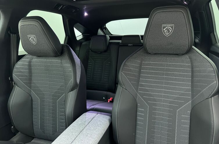 PEUGEOT 3008 SUV Hybride Essence