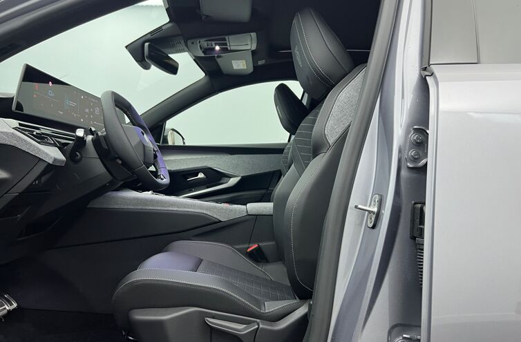 PEUGEOT 3008 SUV Hybride Essence