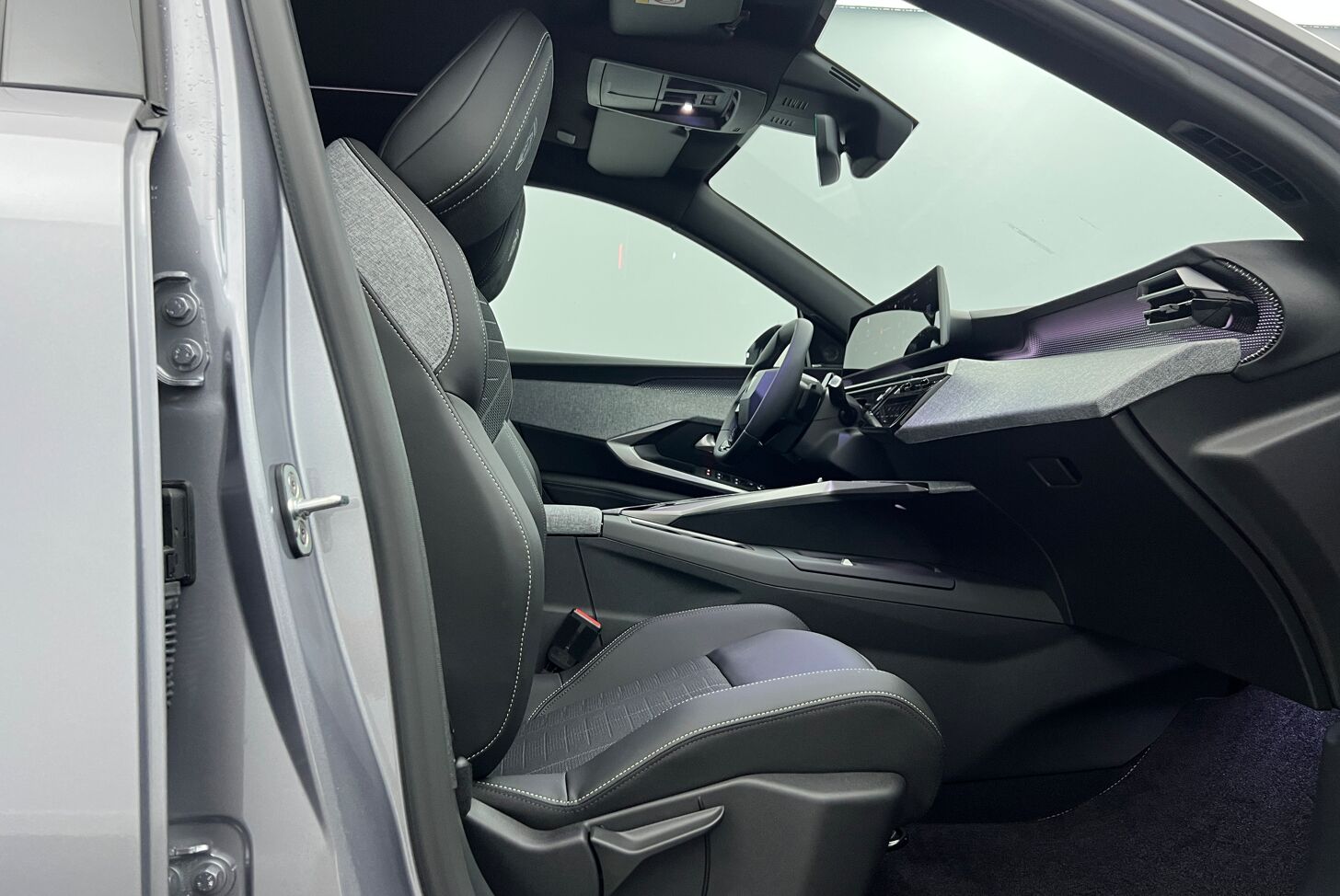 PEUGEOT 3008 SUV Hybride Essence