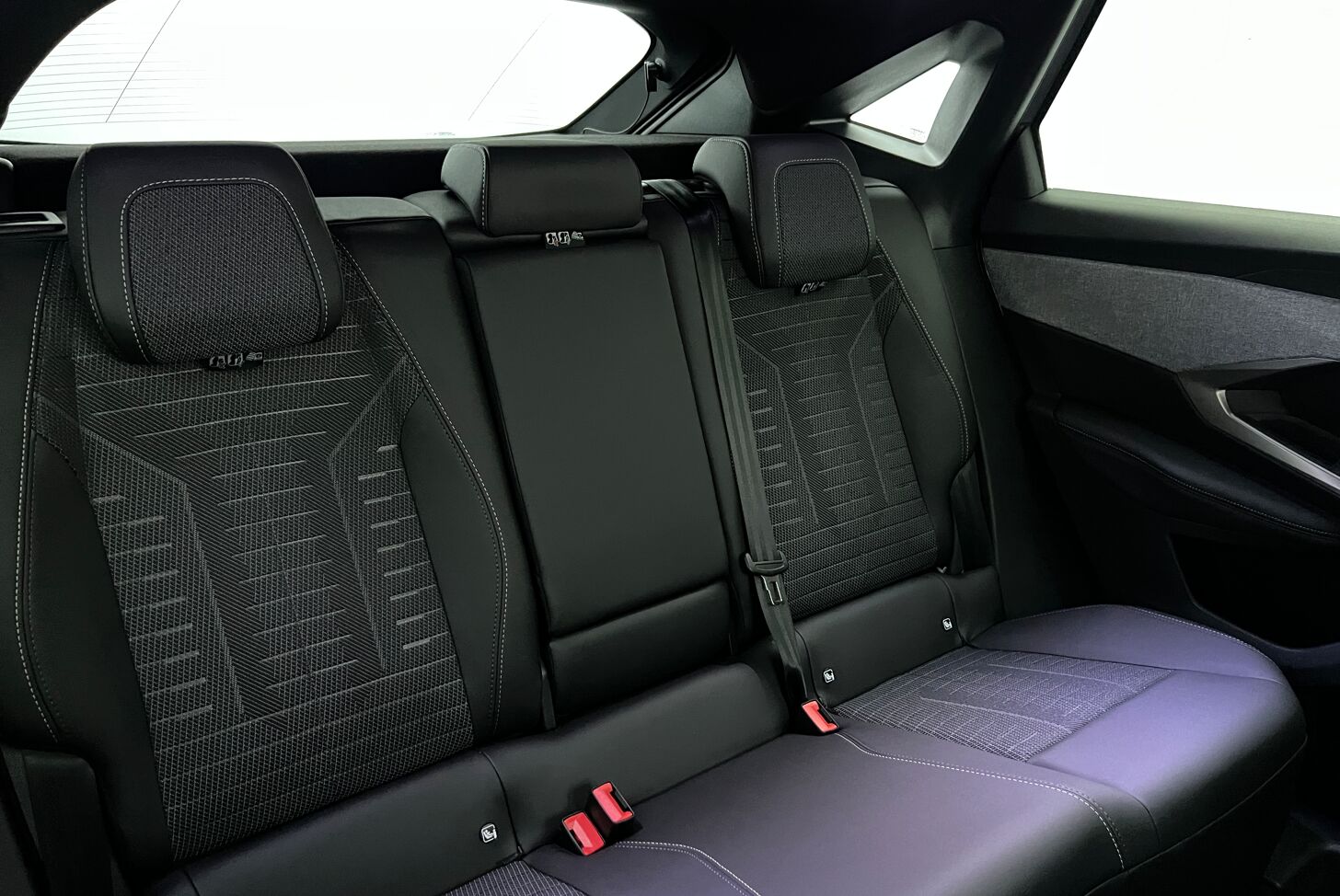 PEUGEOT 3008 SUV Hybride Essence